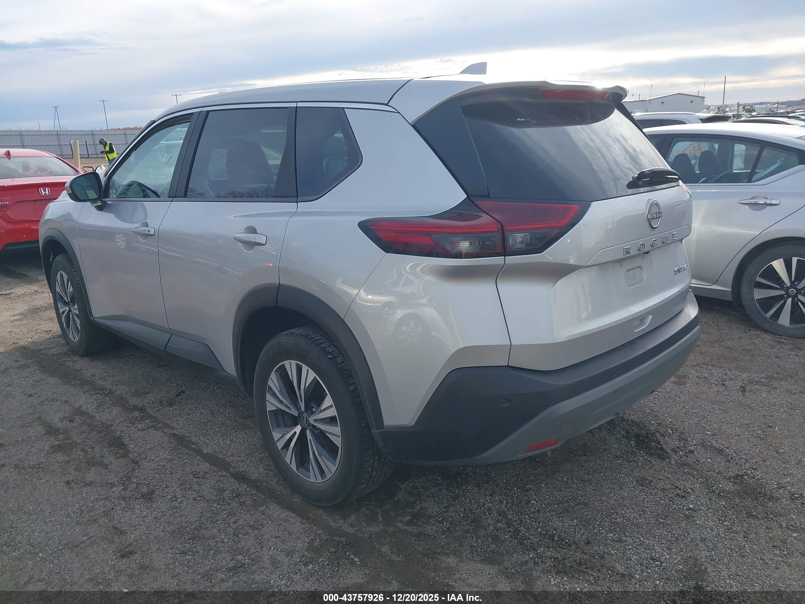 NISSAN ROGUE image 3
