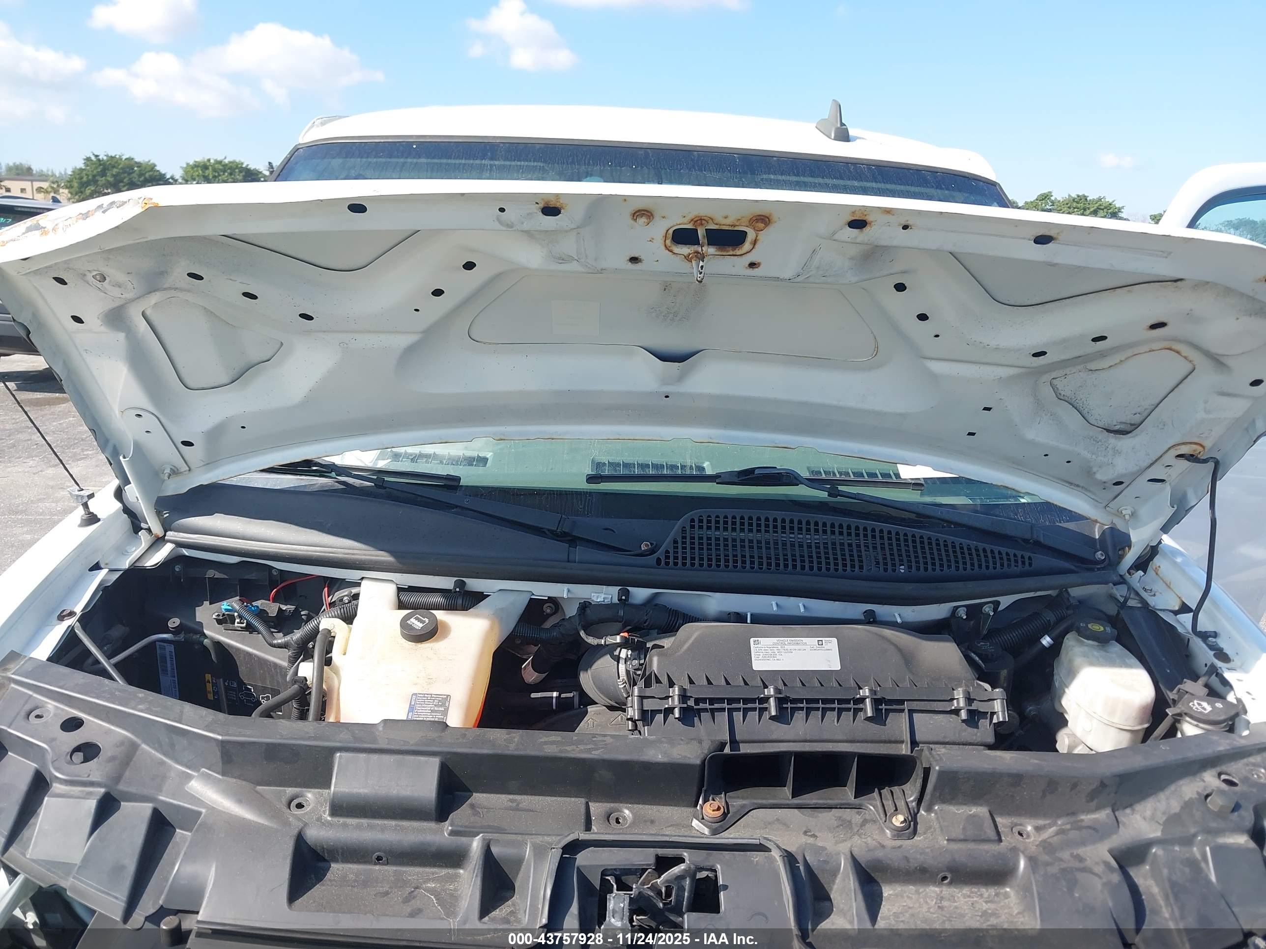 CHEVROLET EXPRESS image 10