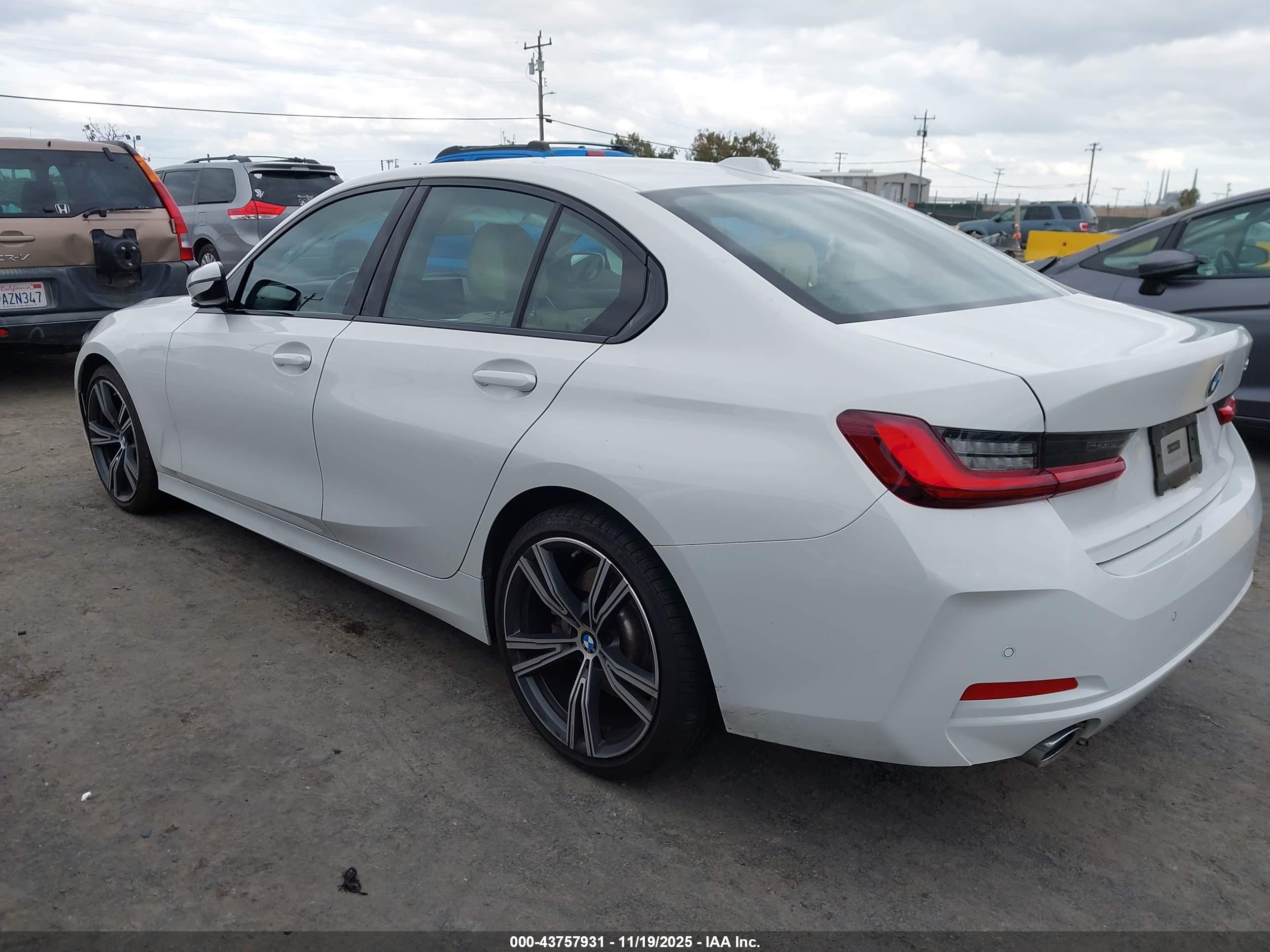 BMW 330I image 3
