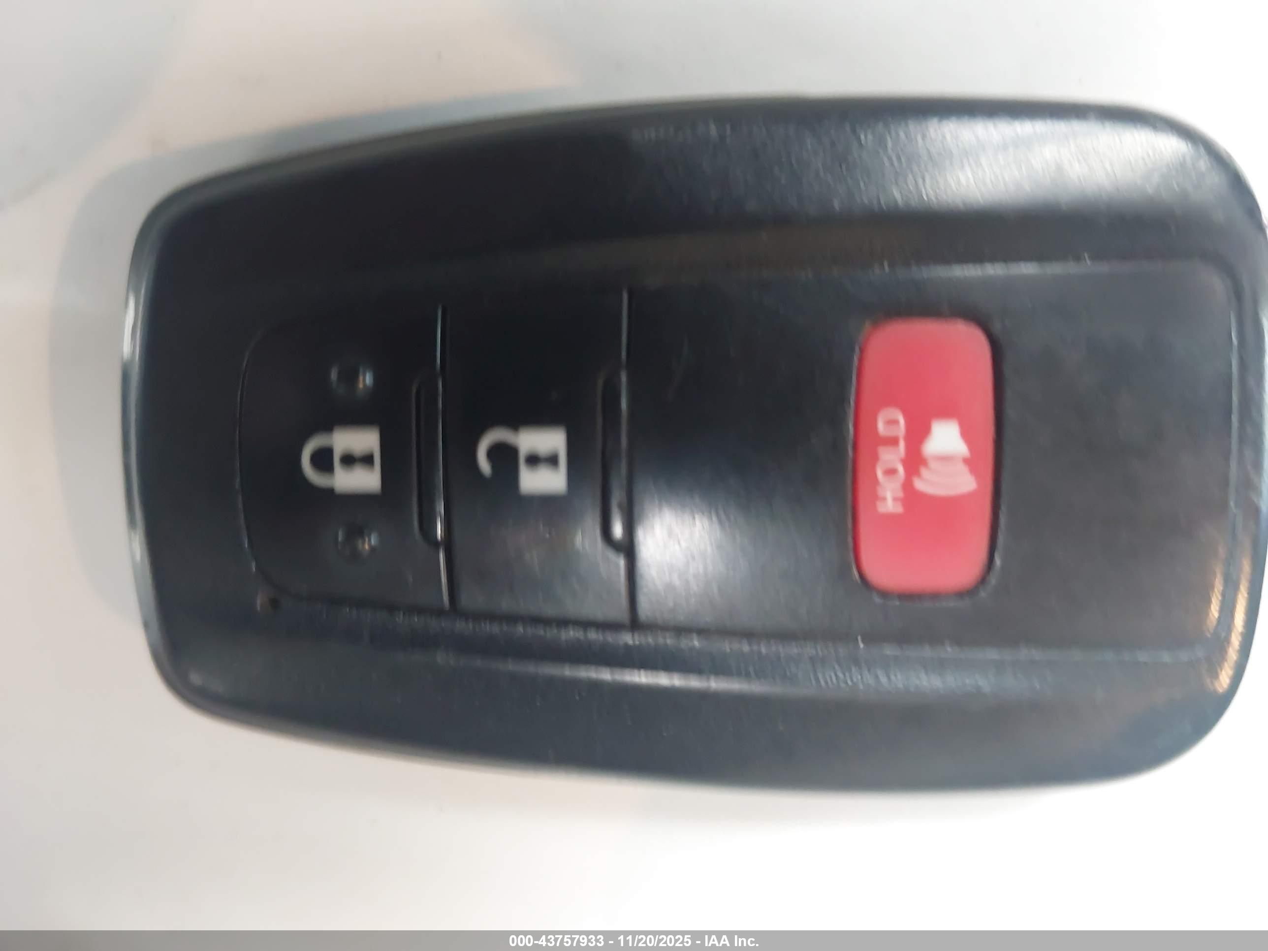 TOYOTA PRIUS image 11