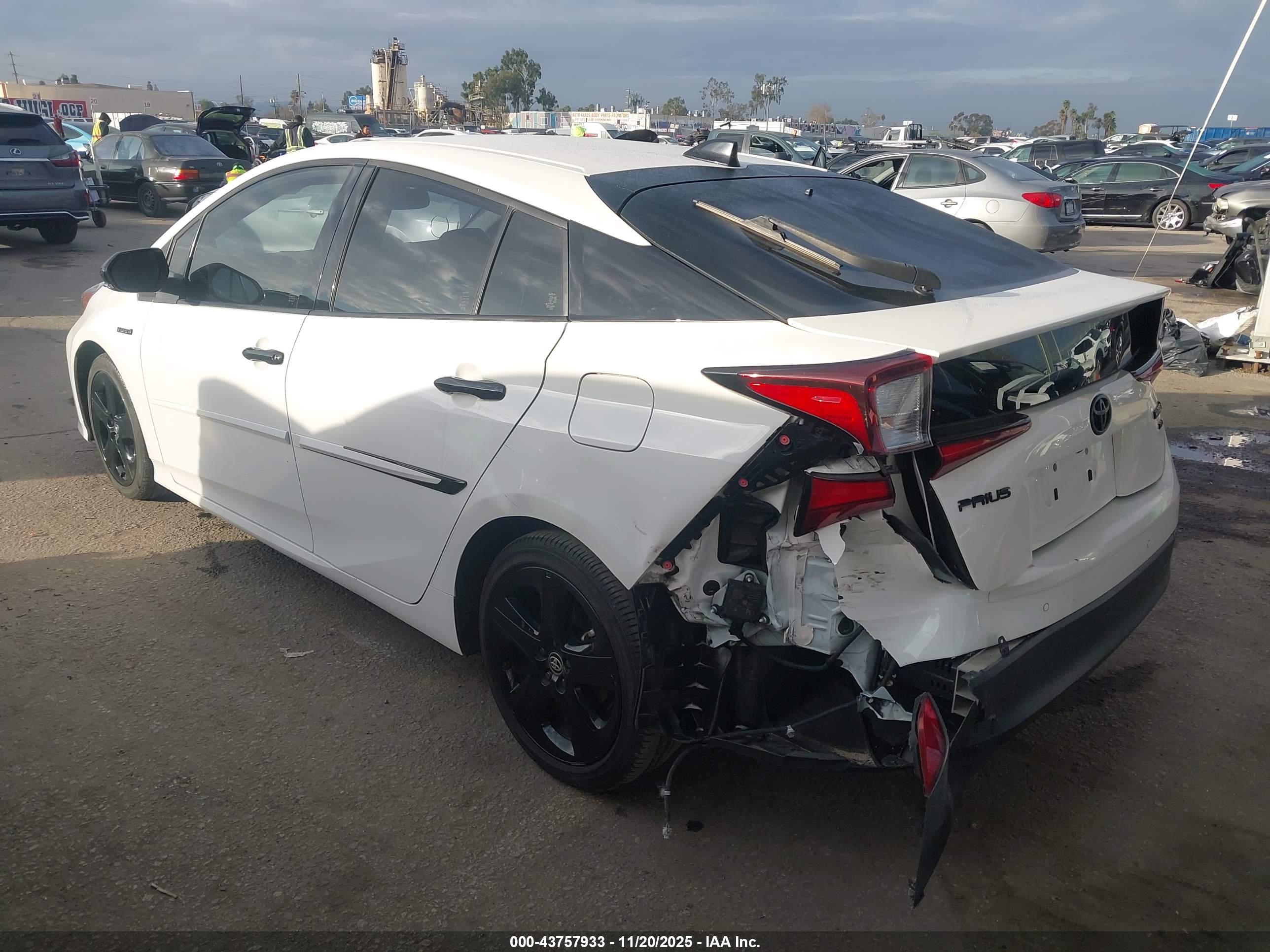 TOYOTA PRIUS image 3
