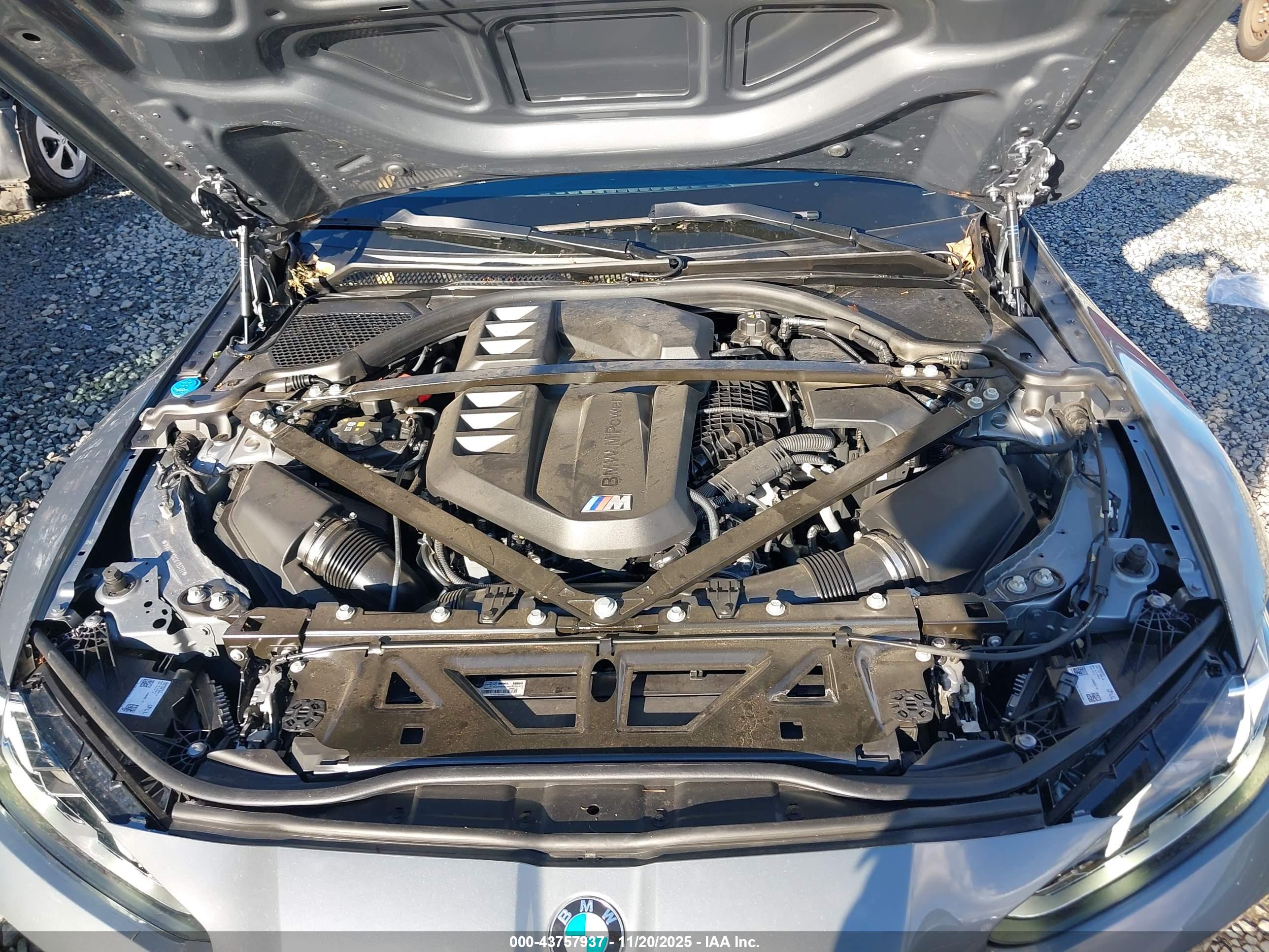 BMW M4 image 10