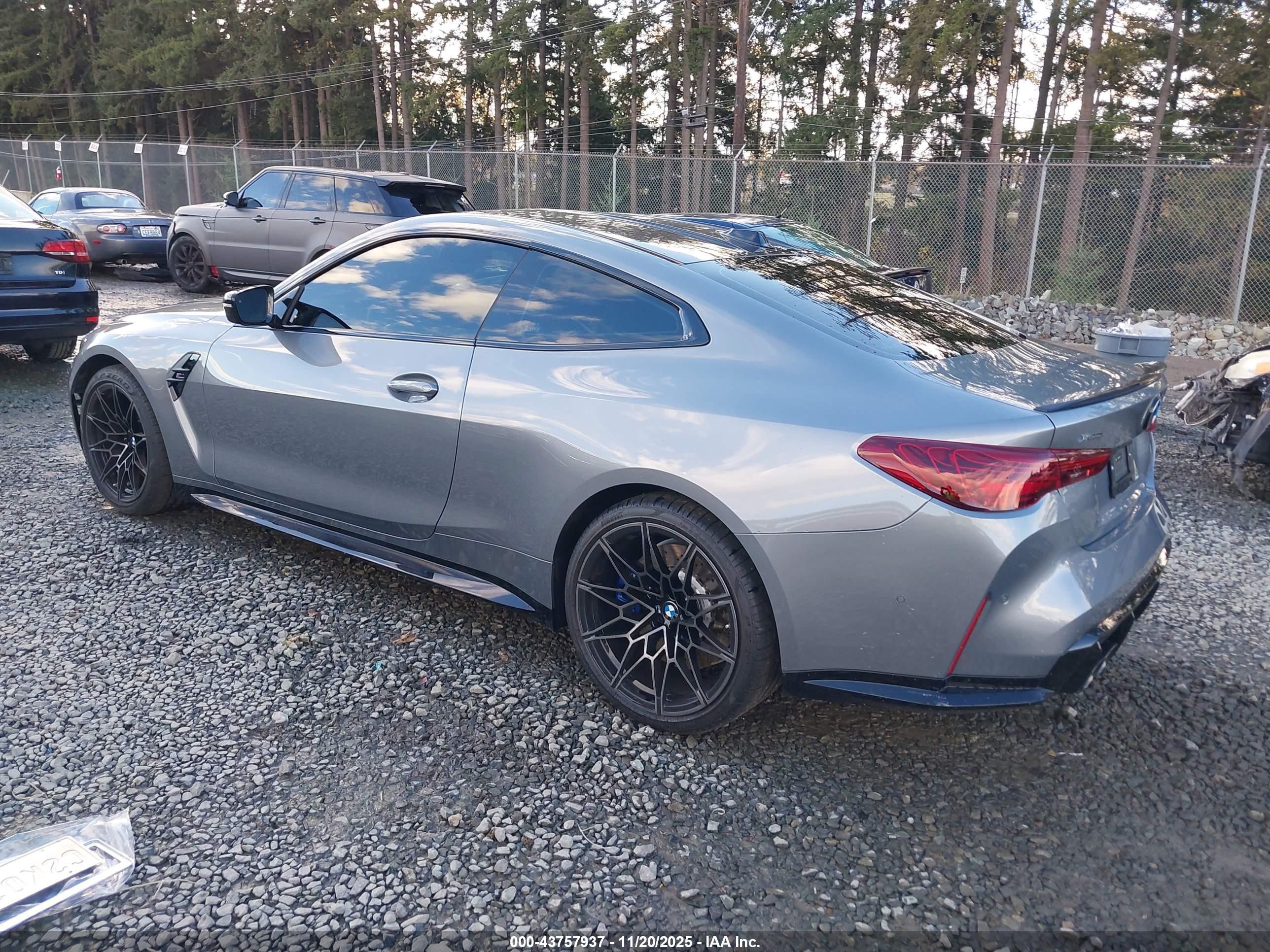 BMW M4 image 3