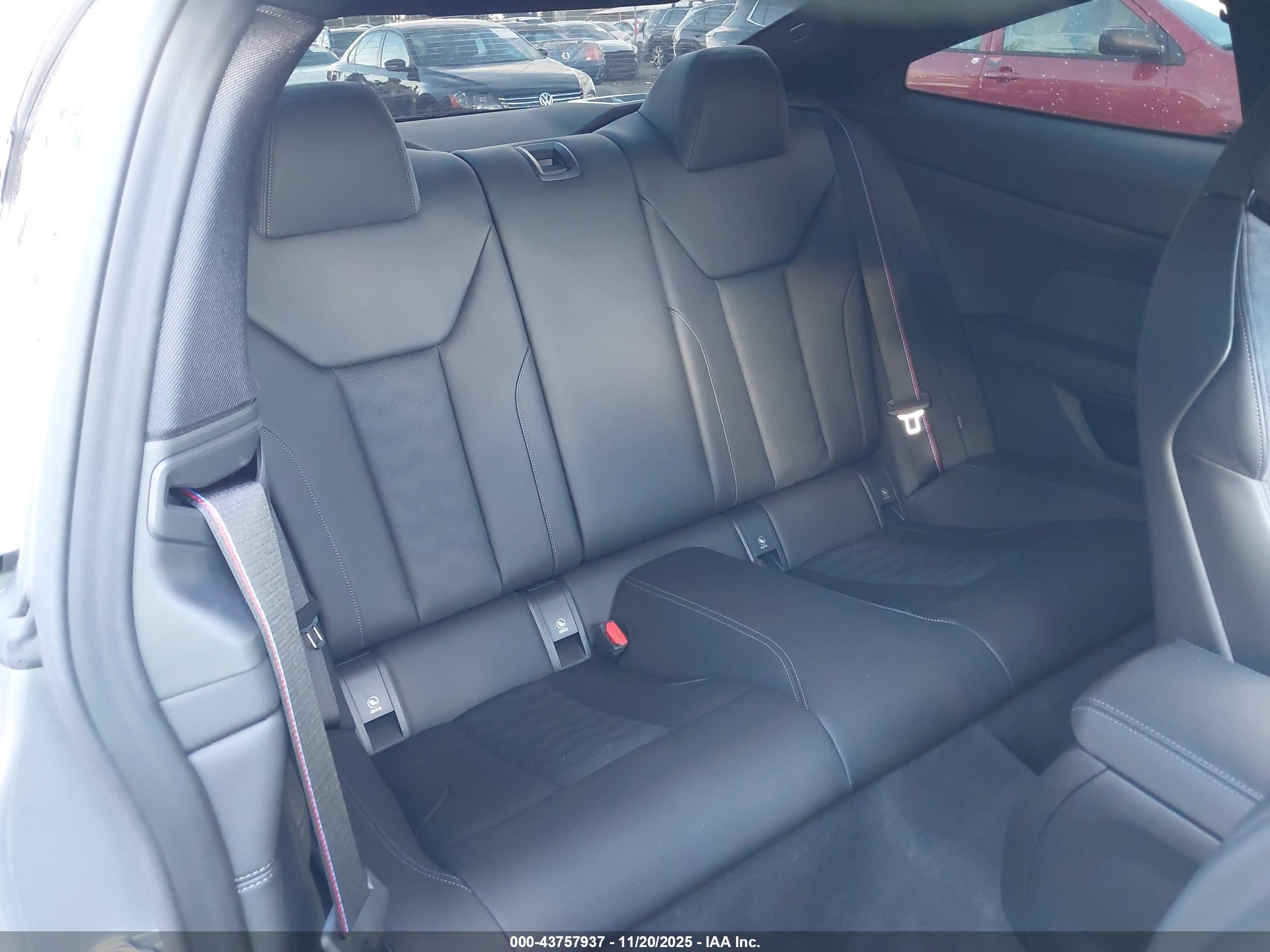 BMW M4 image 8