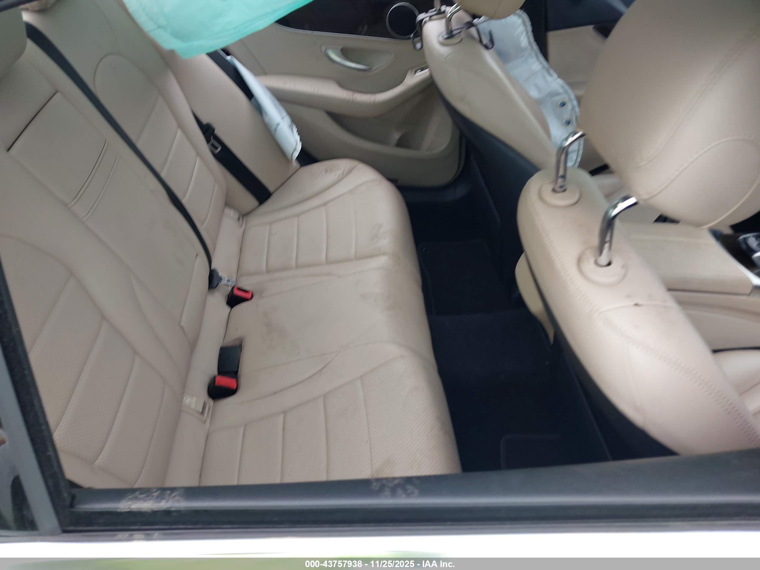 MERCEDES-BENZ C image 8