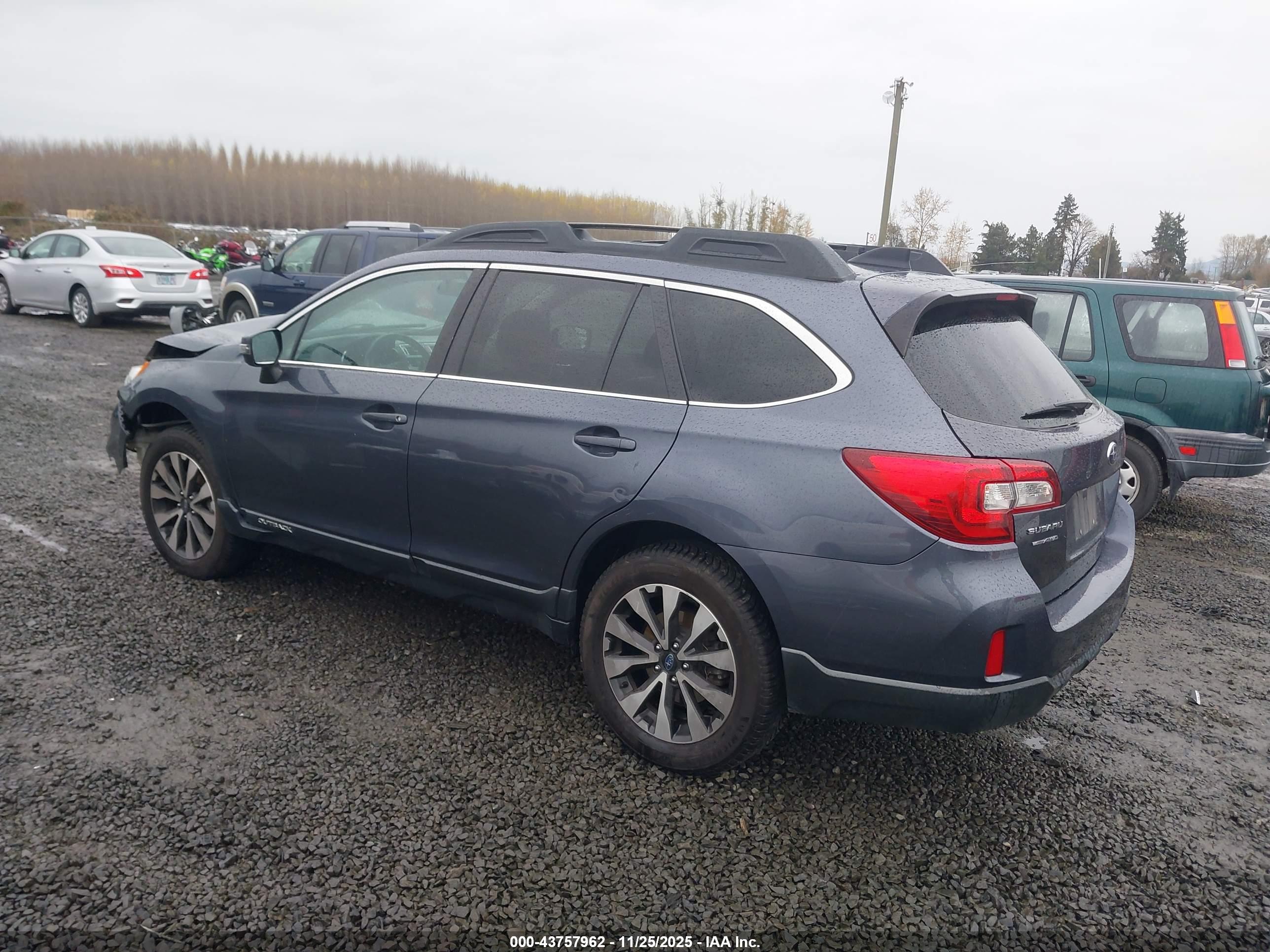 SUBARU OUTBACK image 3