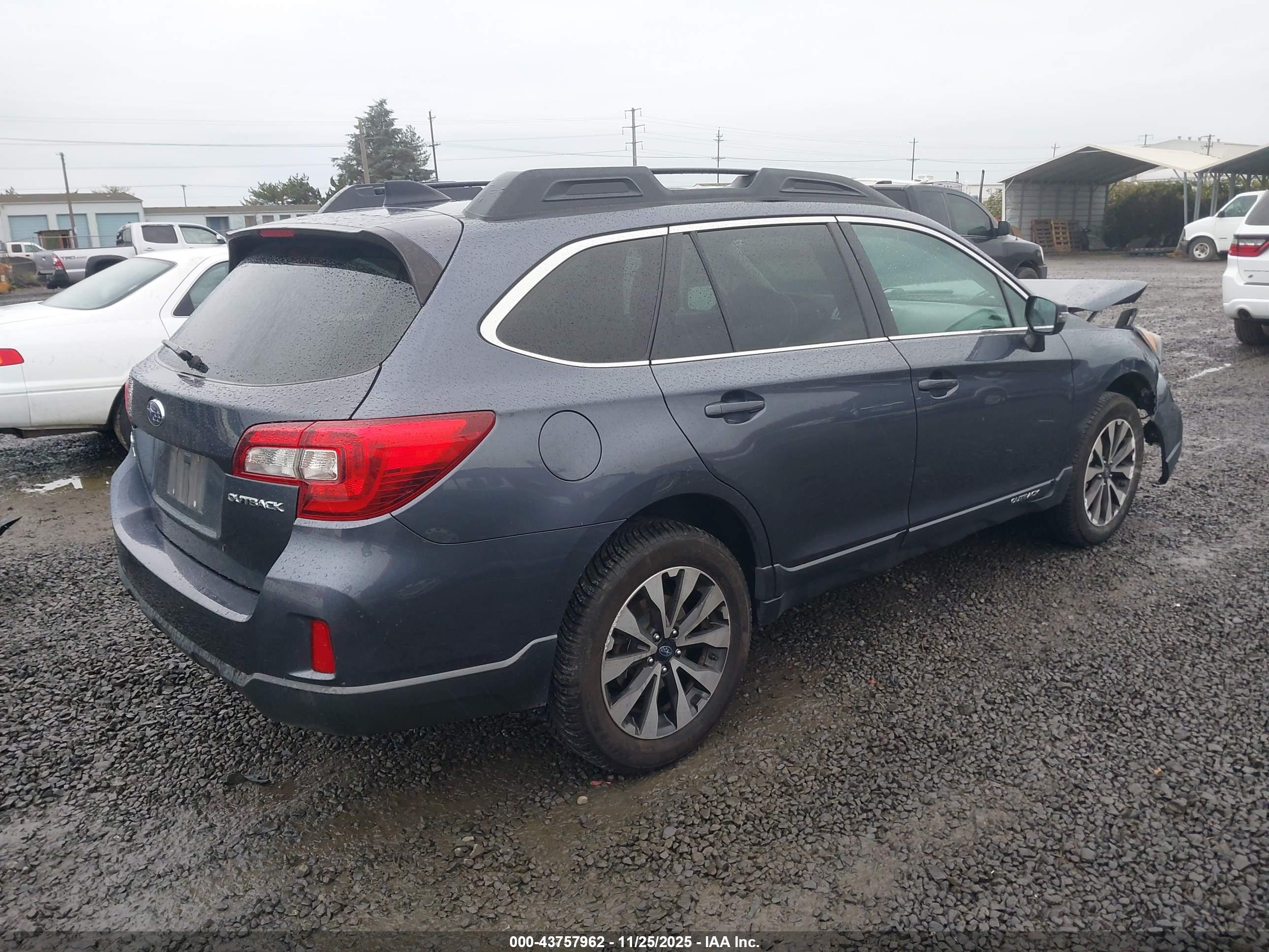SUBARU OUTBACK image 4