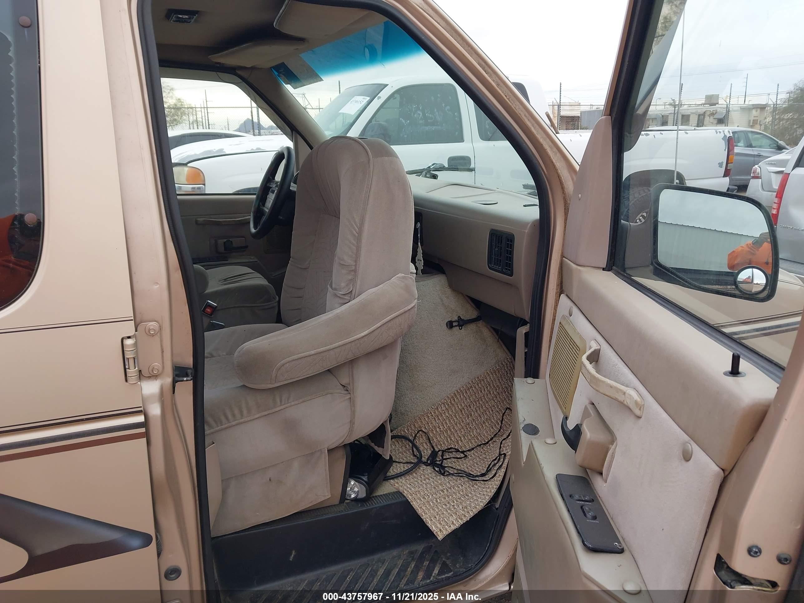 FORD ECONOLINE image 5