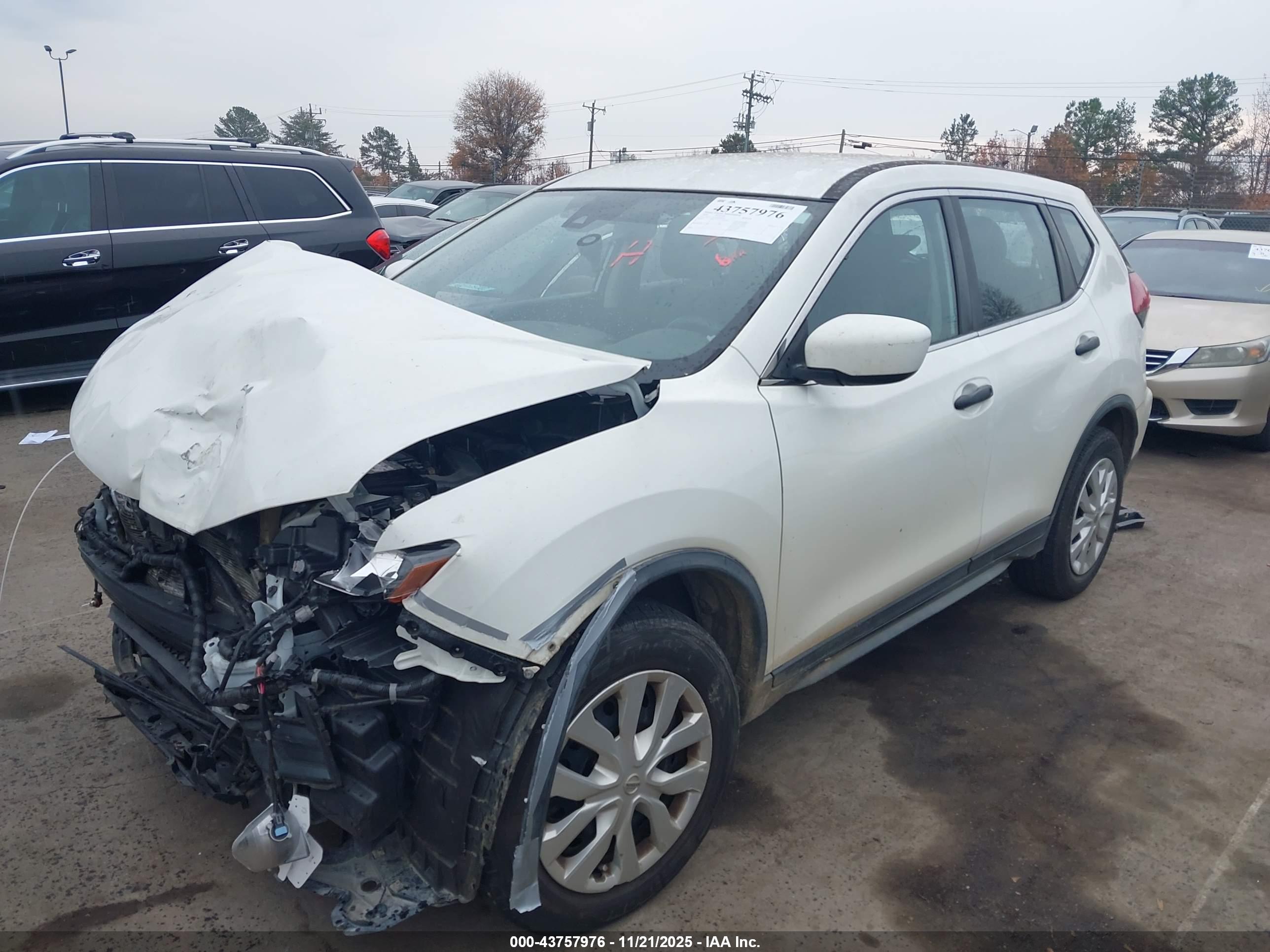 NISSAN ROGUE image 2