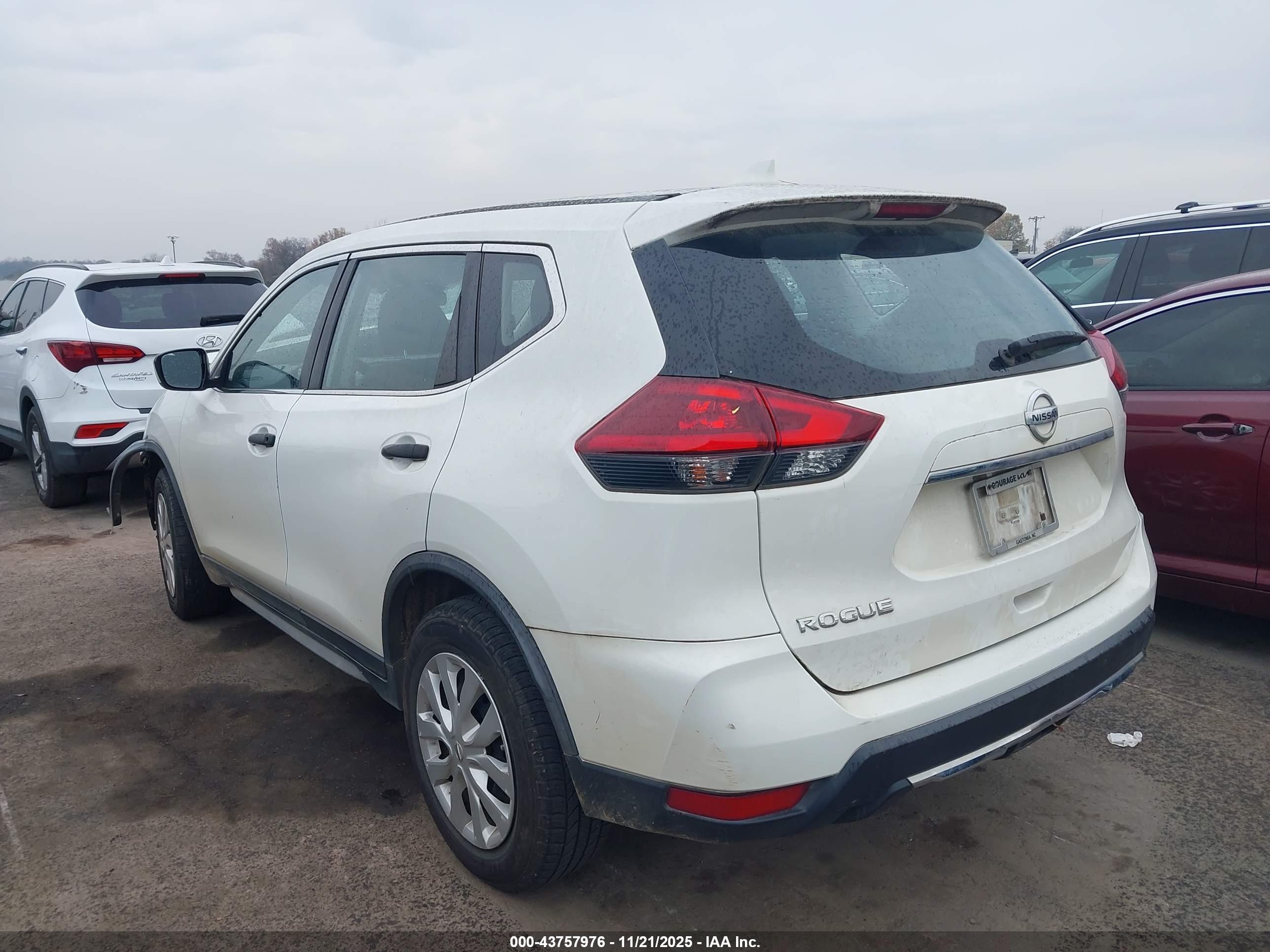 NISSAN ROGUE image 3