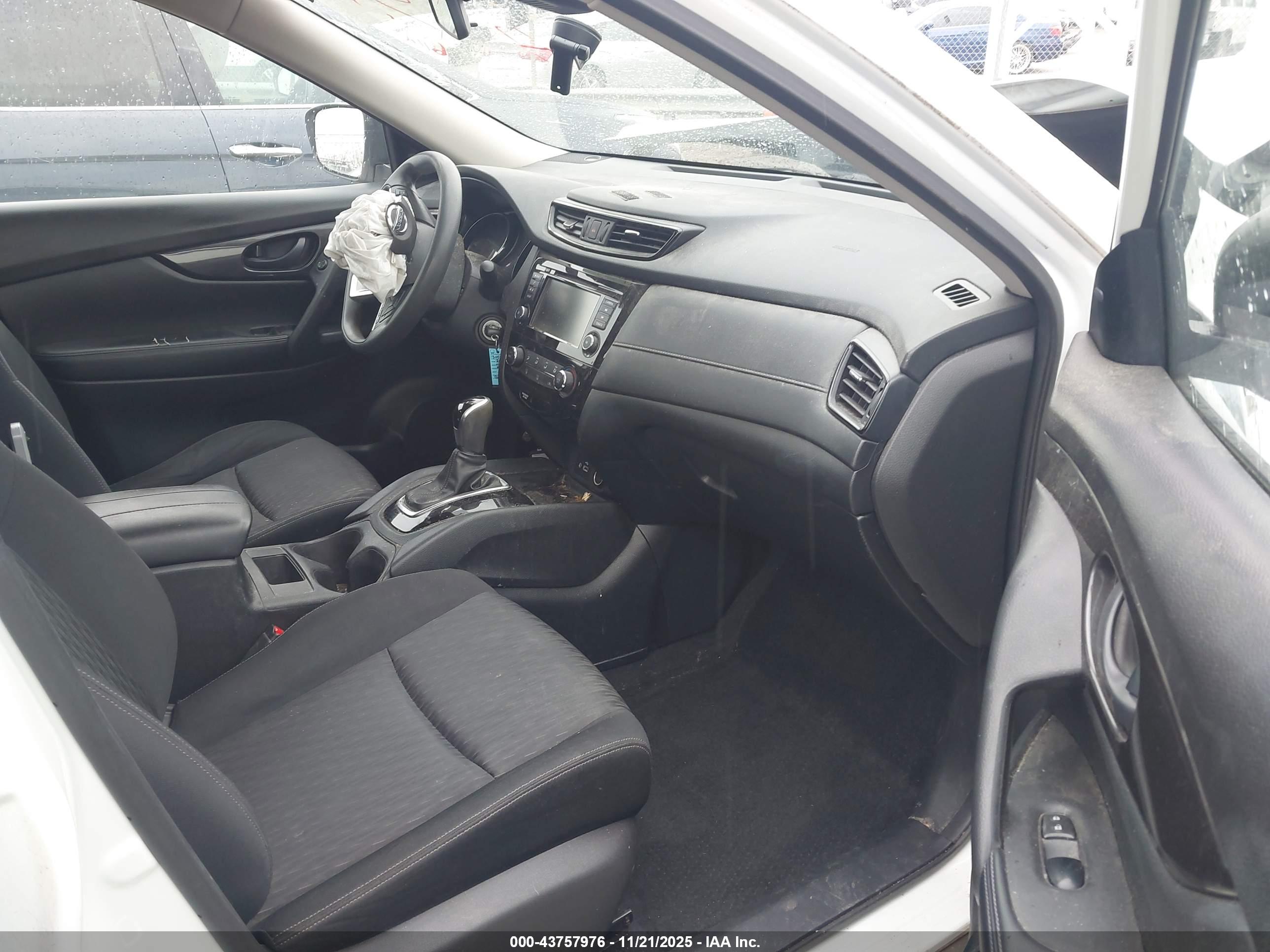 NISSAN ROGUE image 5
