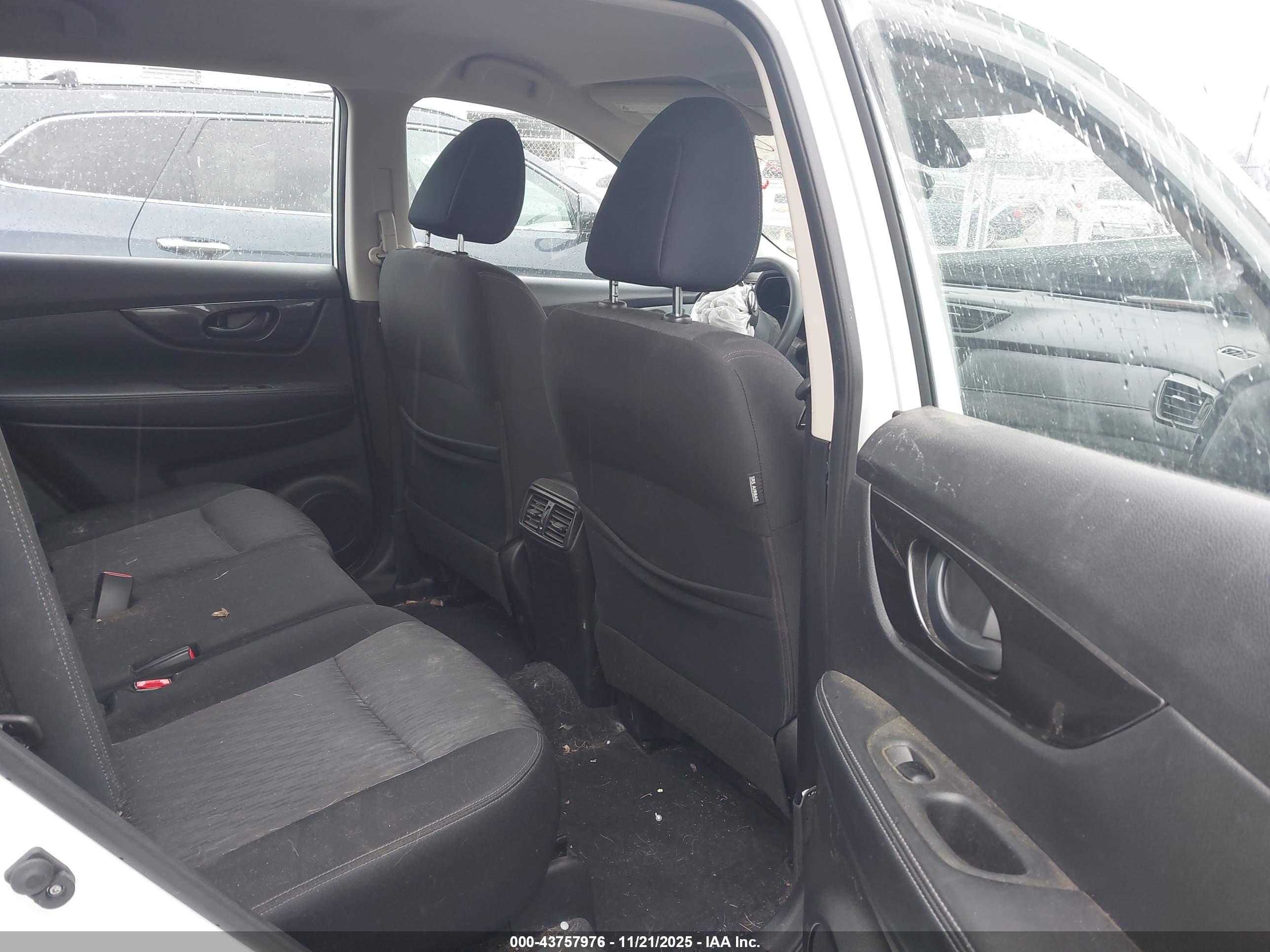 NISSAN ROGUE image 8