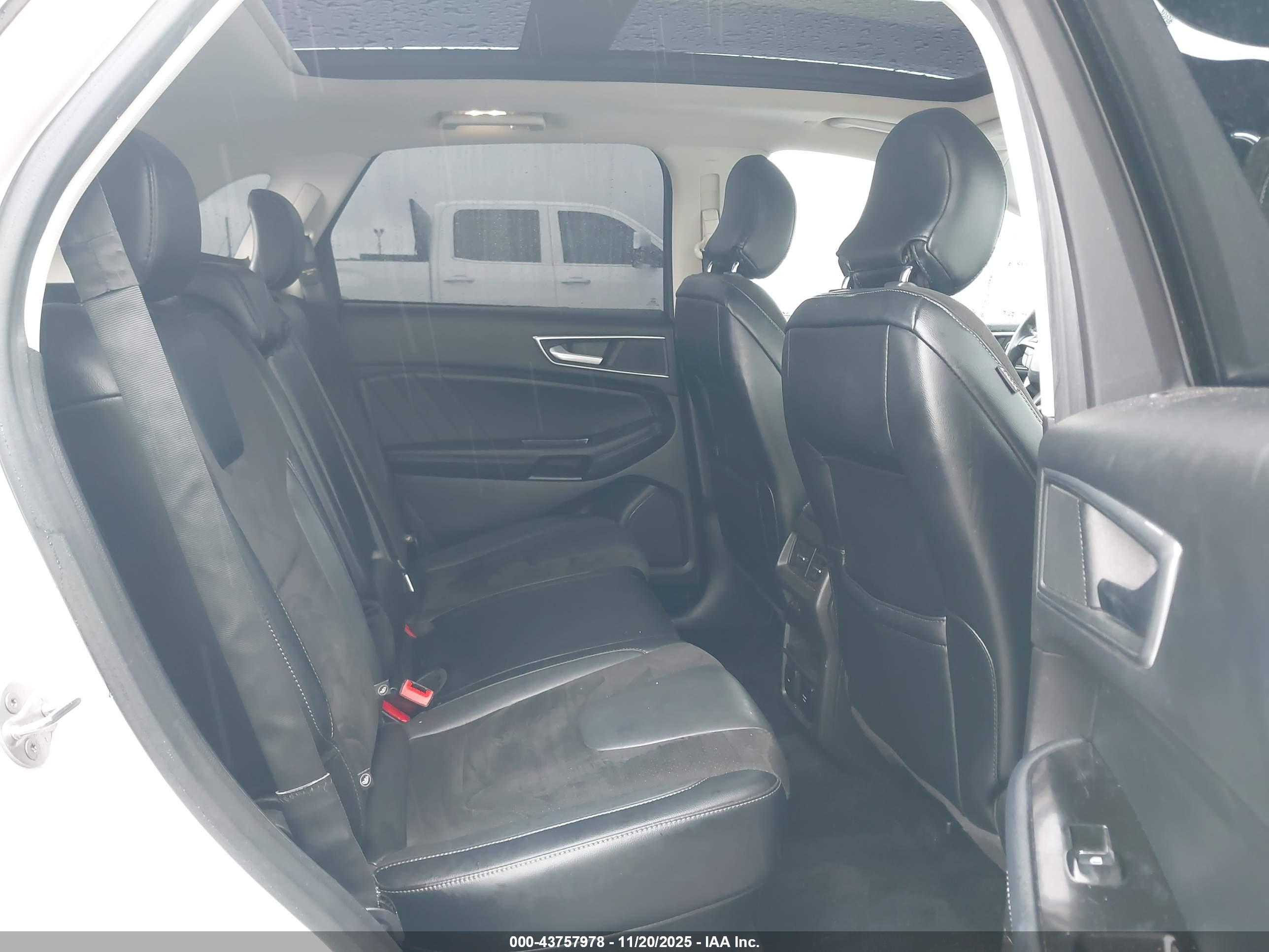 FORD EDGE image 8