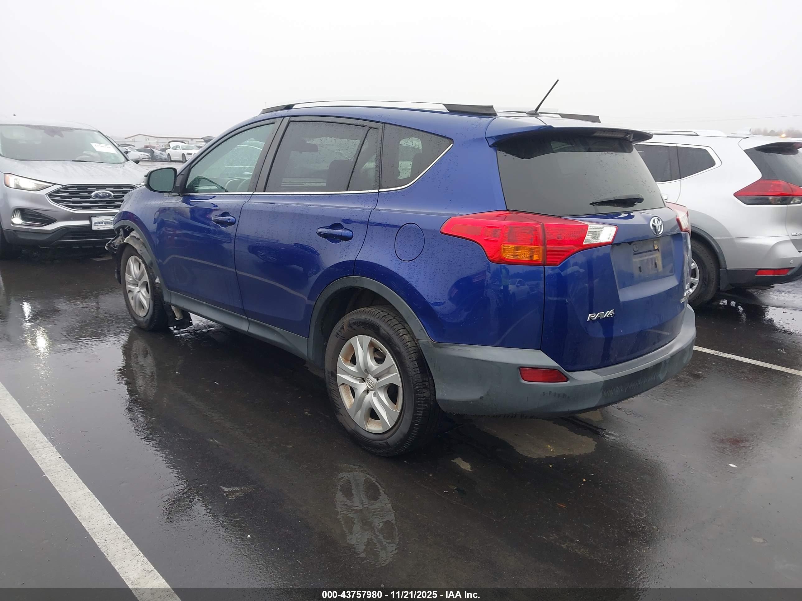 TOYOTA RAV4 image 3