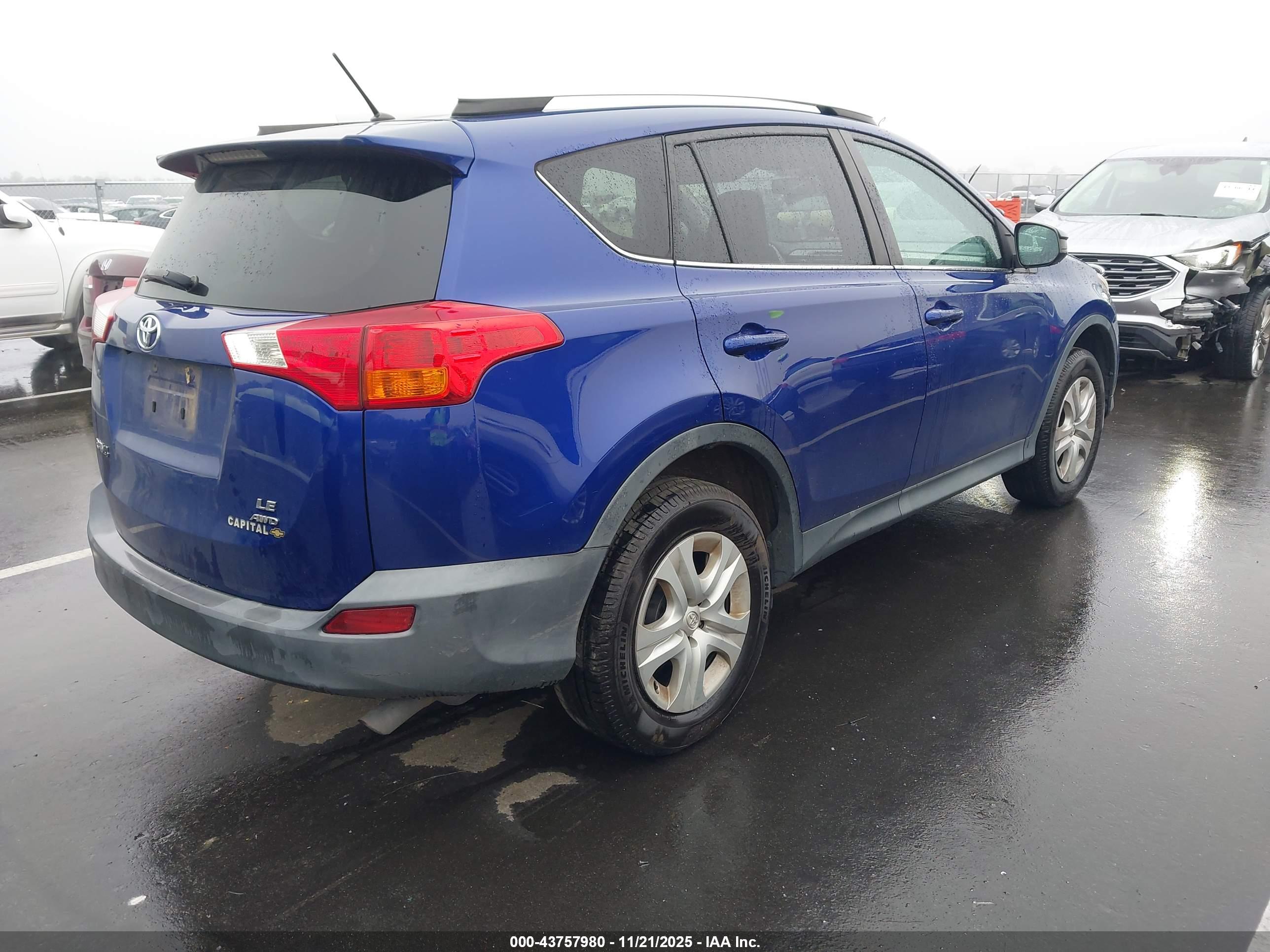 TOYOTA RAV4 image 4