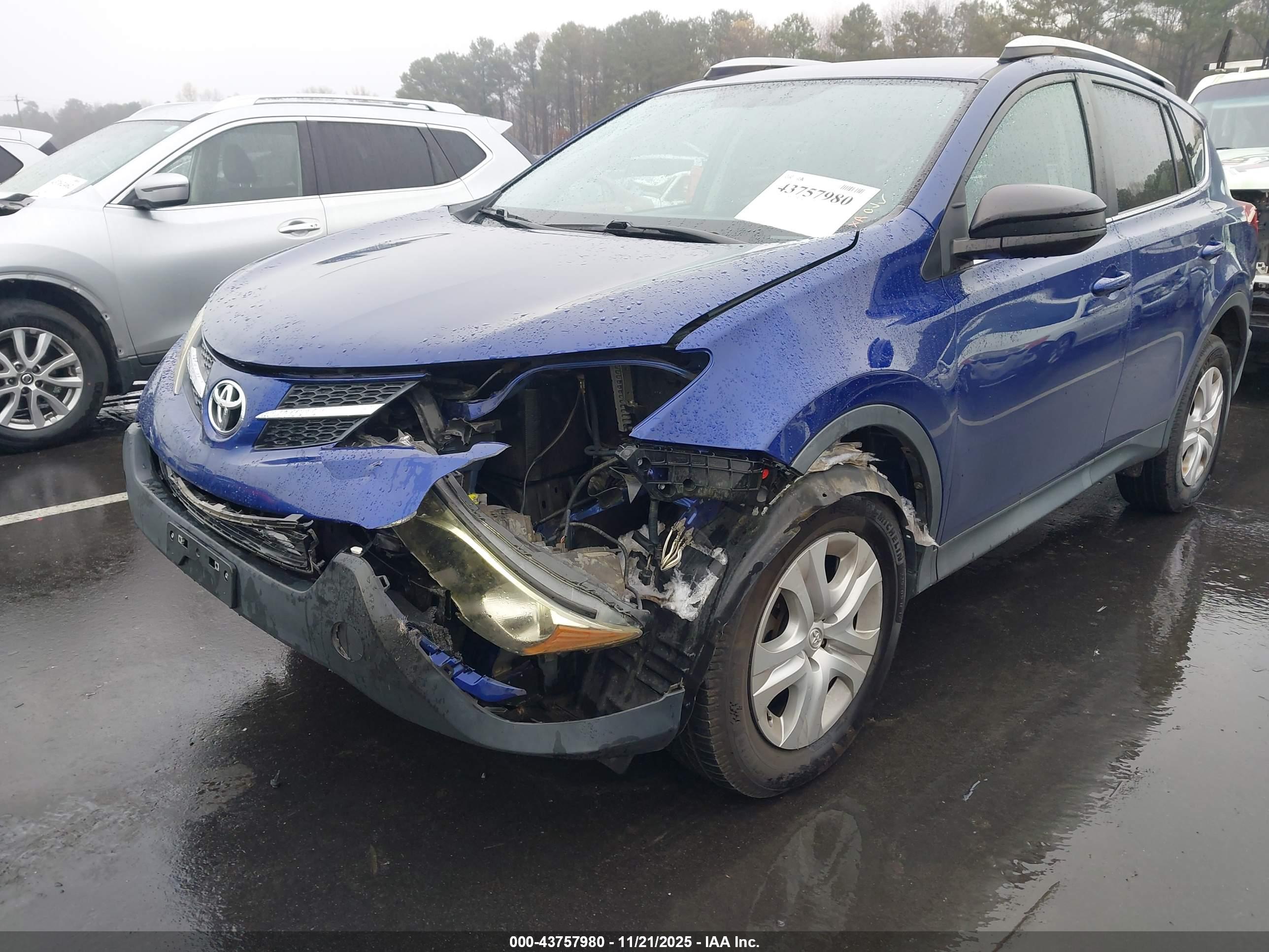 TOYOTA RAV4 image 6