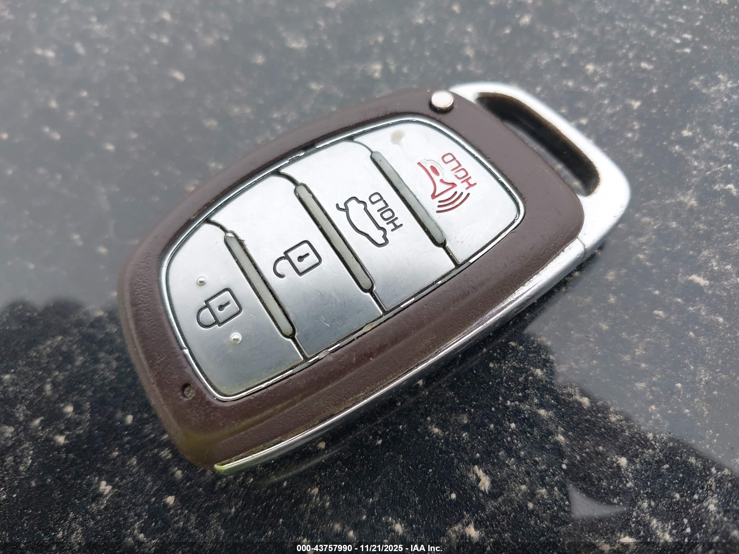 HYUNDAI ELANTRA image 11