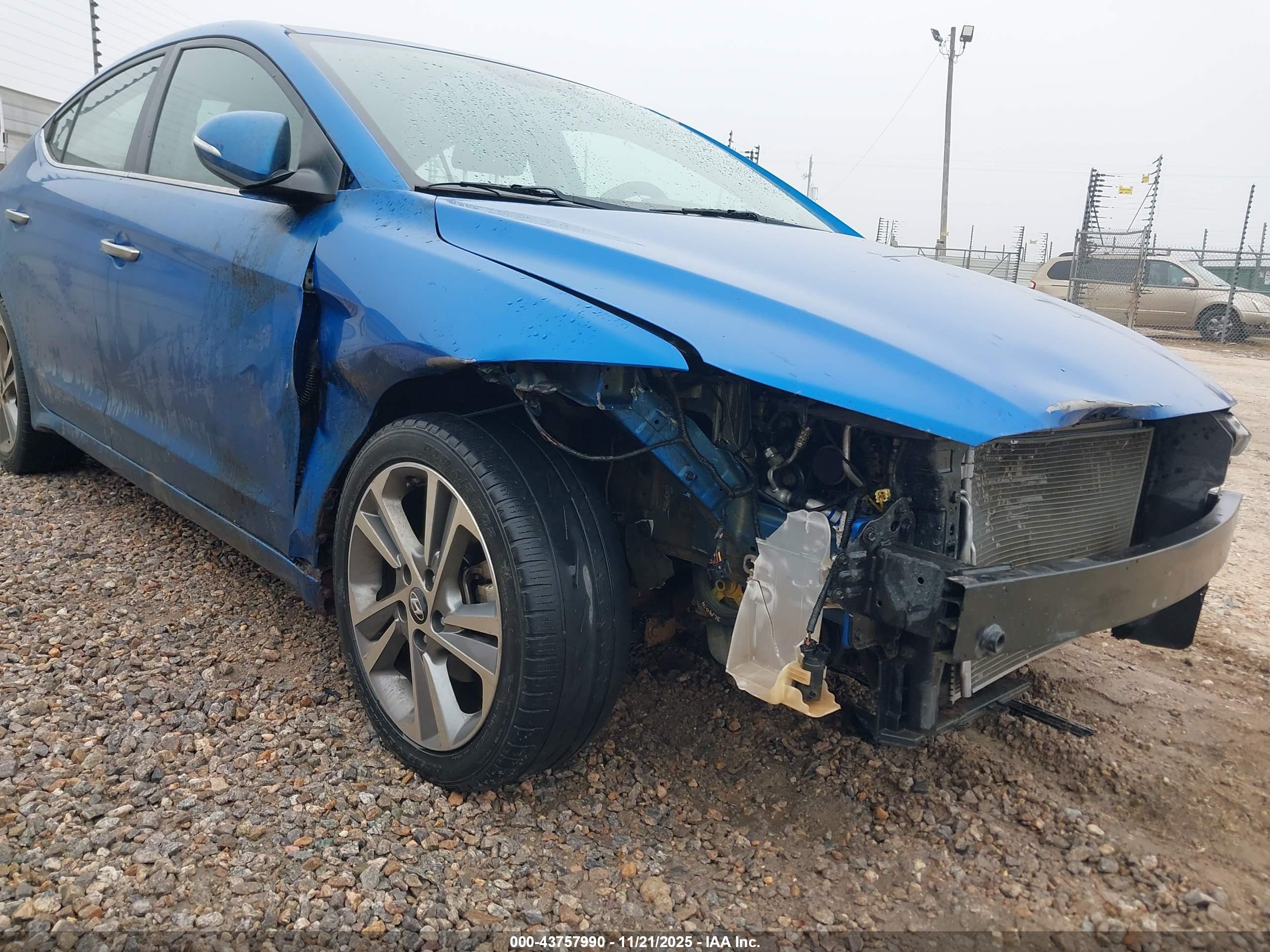 HYUNDAI ELANTRA image 6