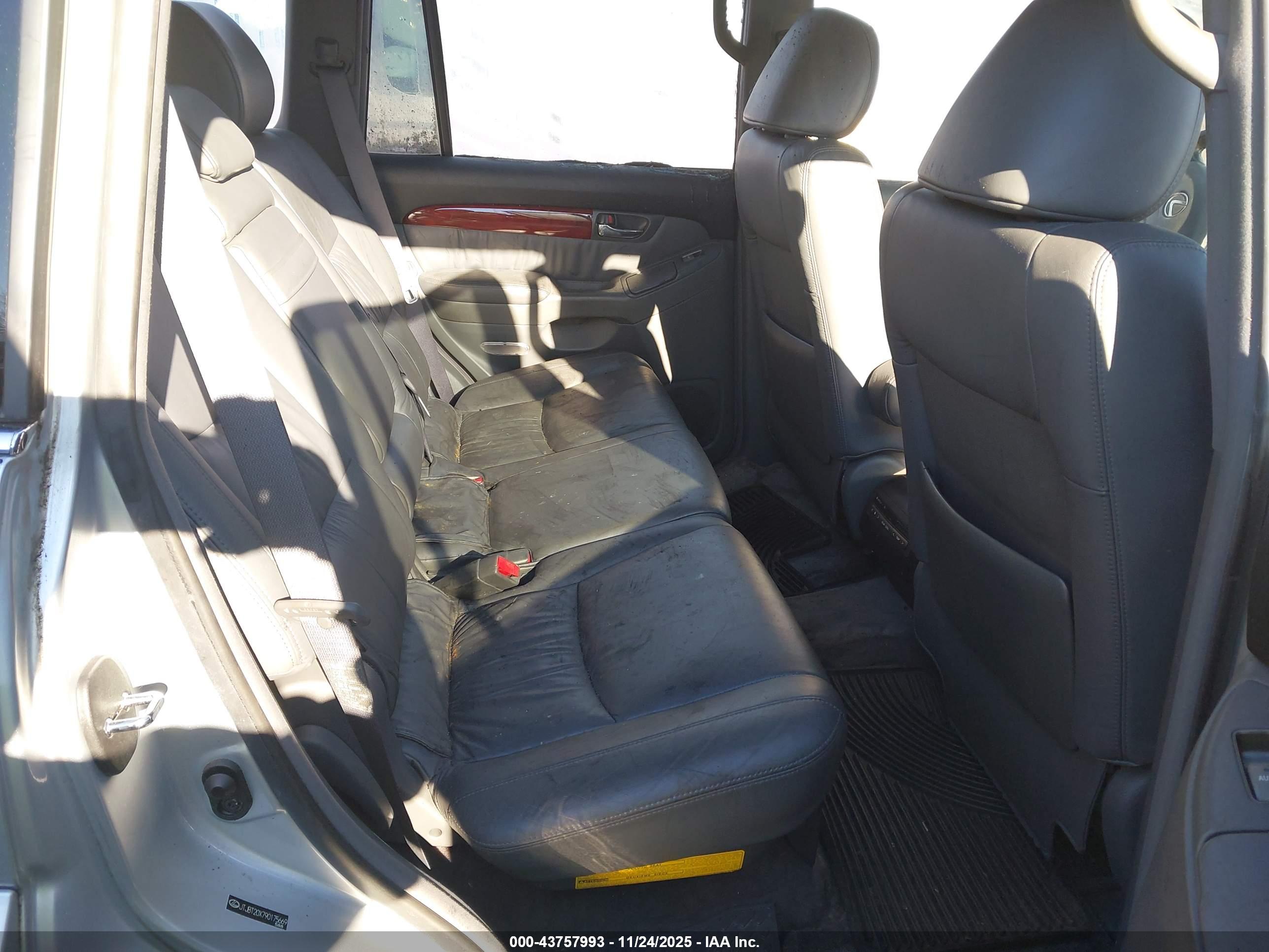 LEXUS GX image 8