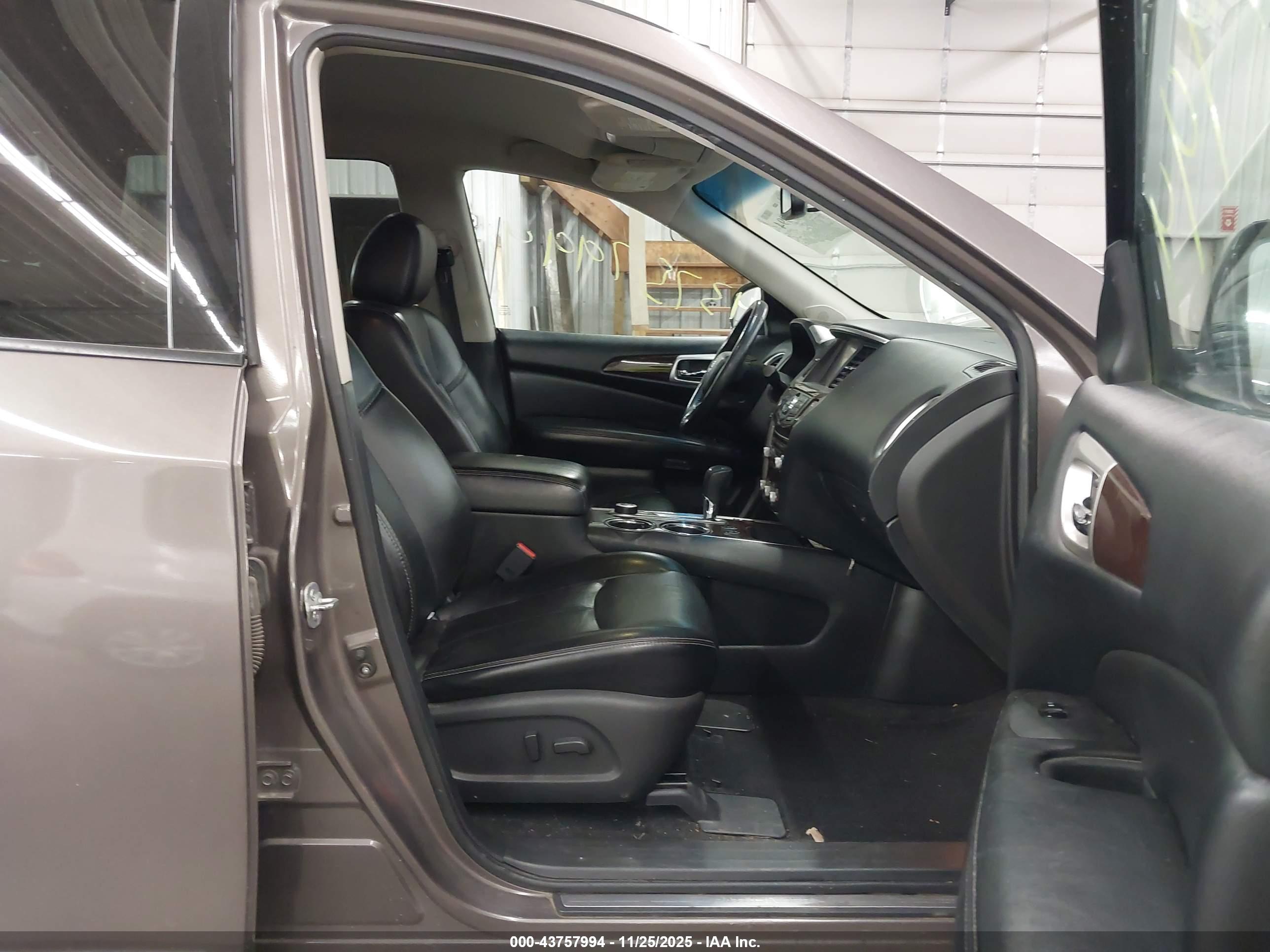NISSAN PATHFINDER image 5