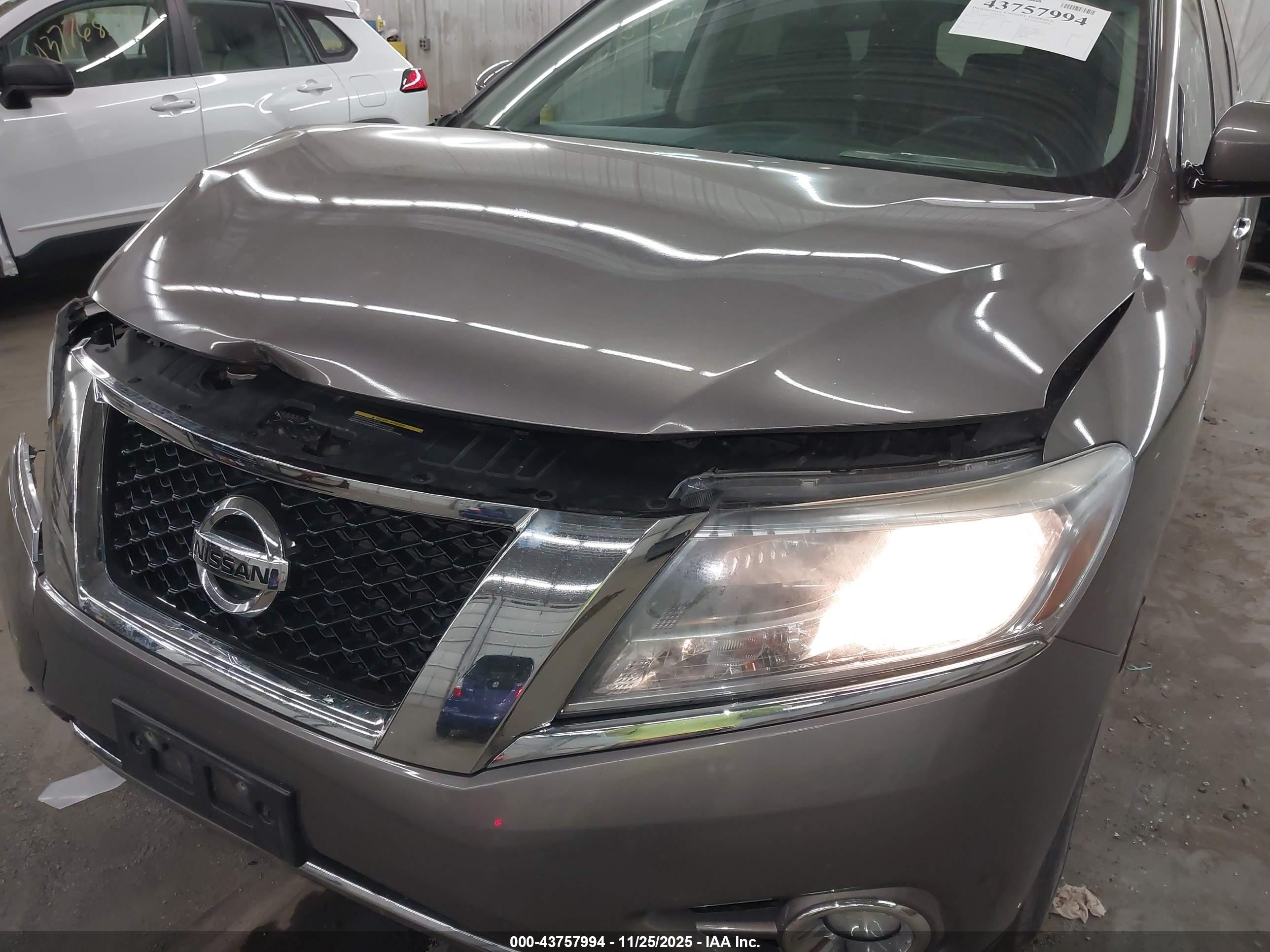 NISSAN PATHFINDER image 6