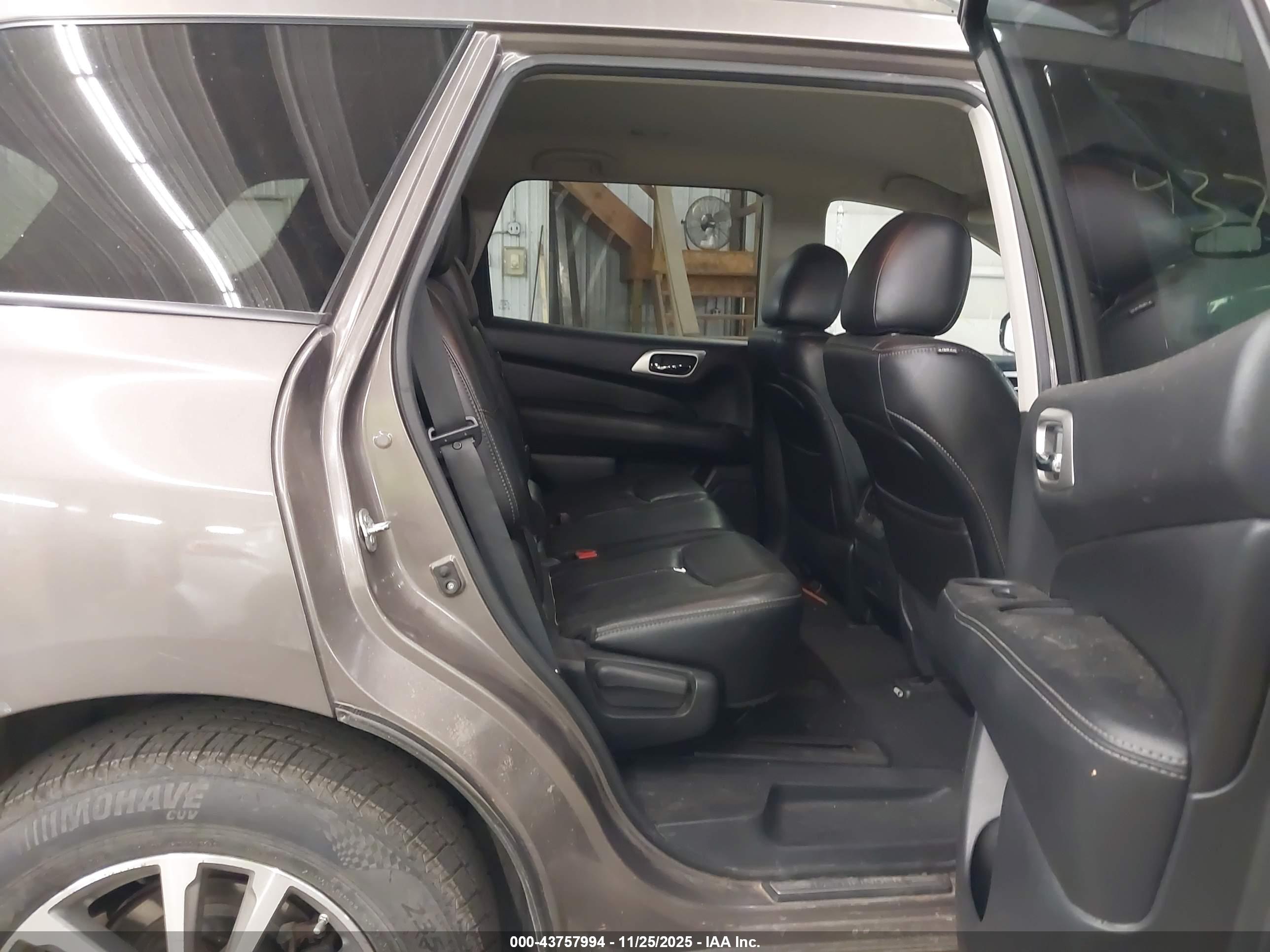NISSAN PATHFINDER image 8