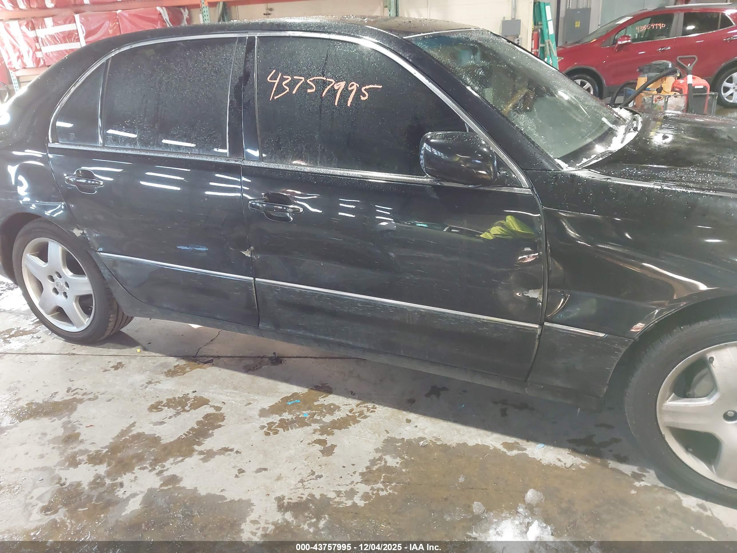 LEXUS LS image 6