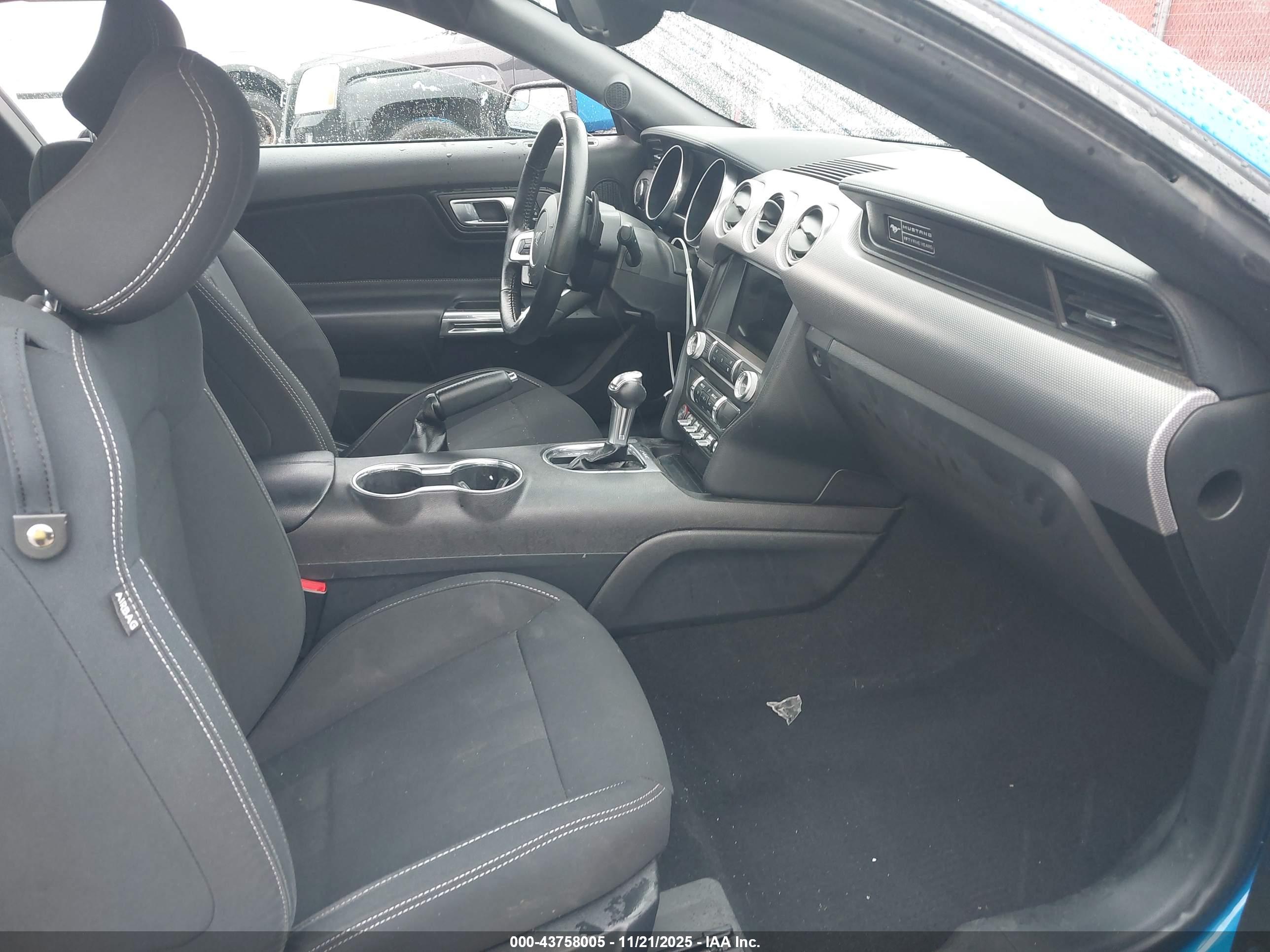 FORD MUSTANG image 5