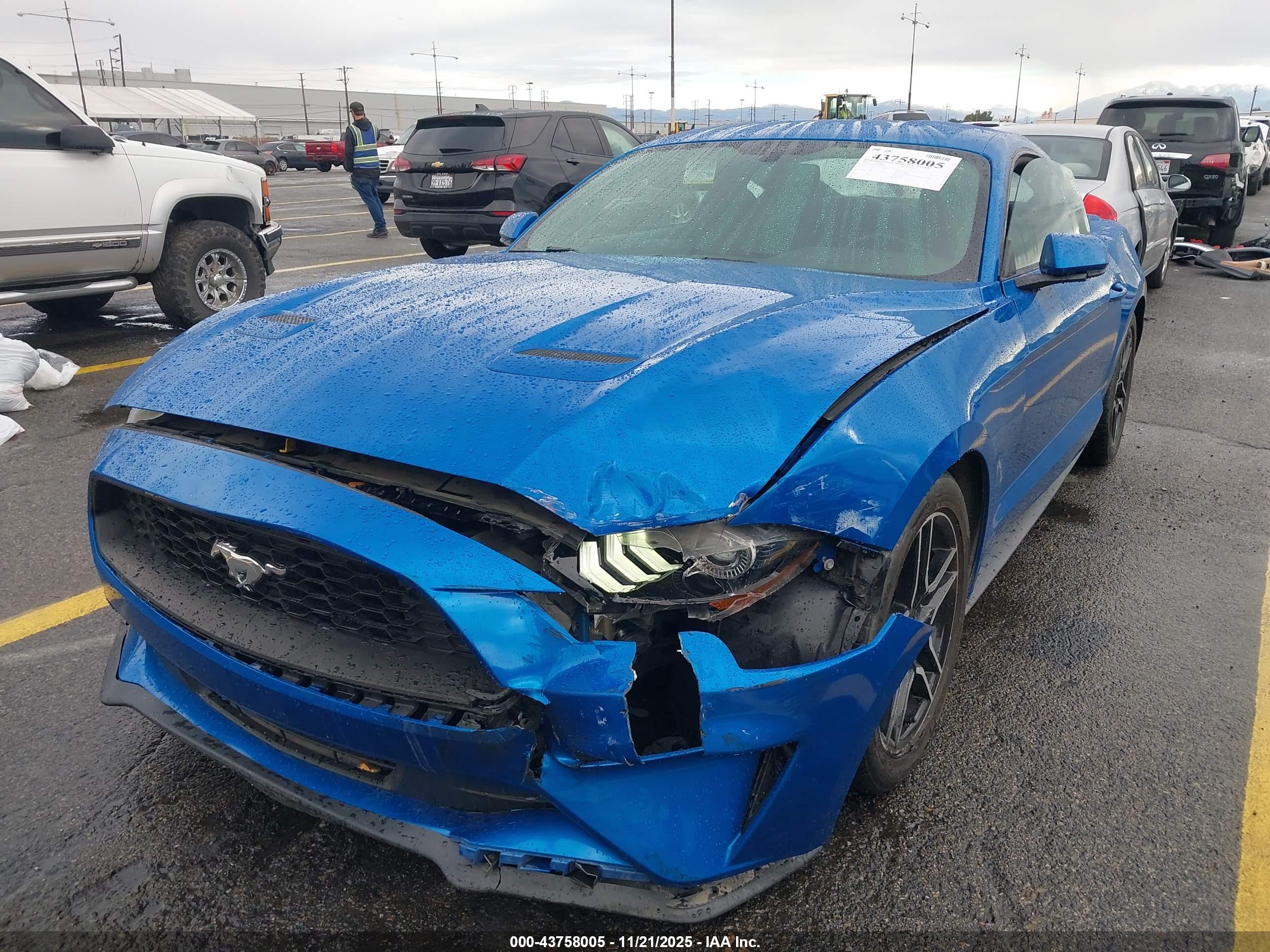 FORD MUSTANG image 6