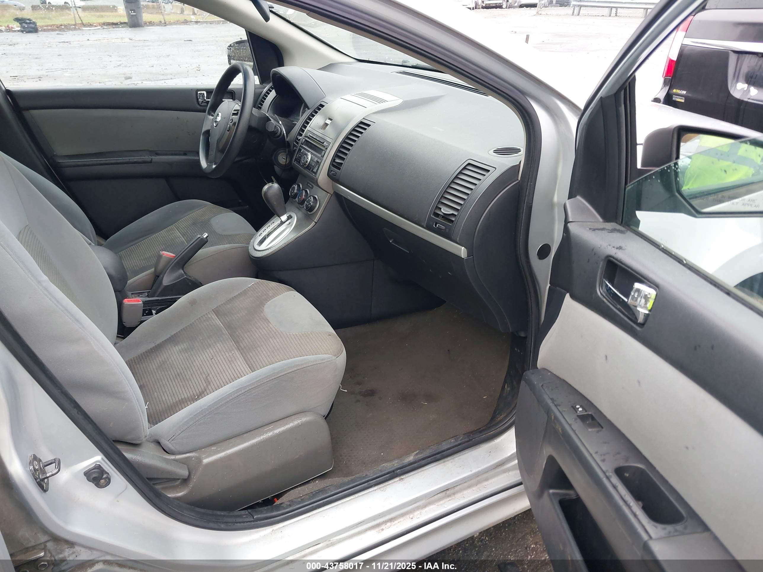 NISSAN SENTRA image 5