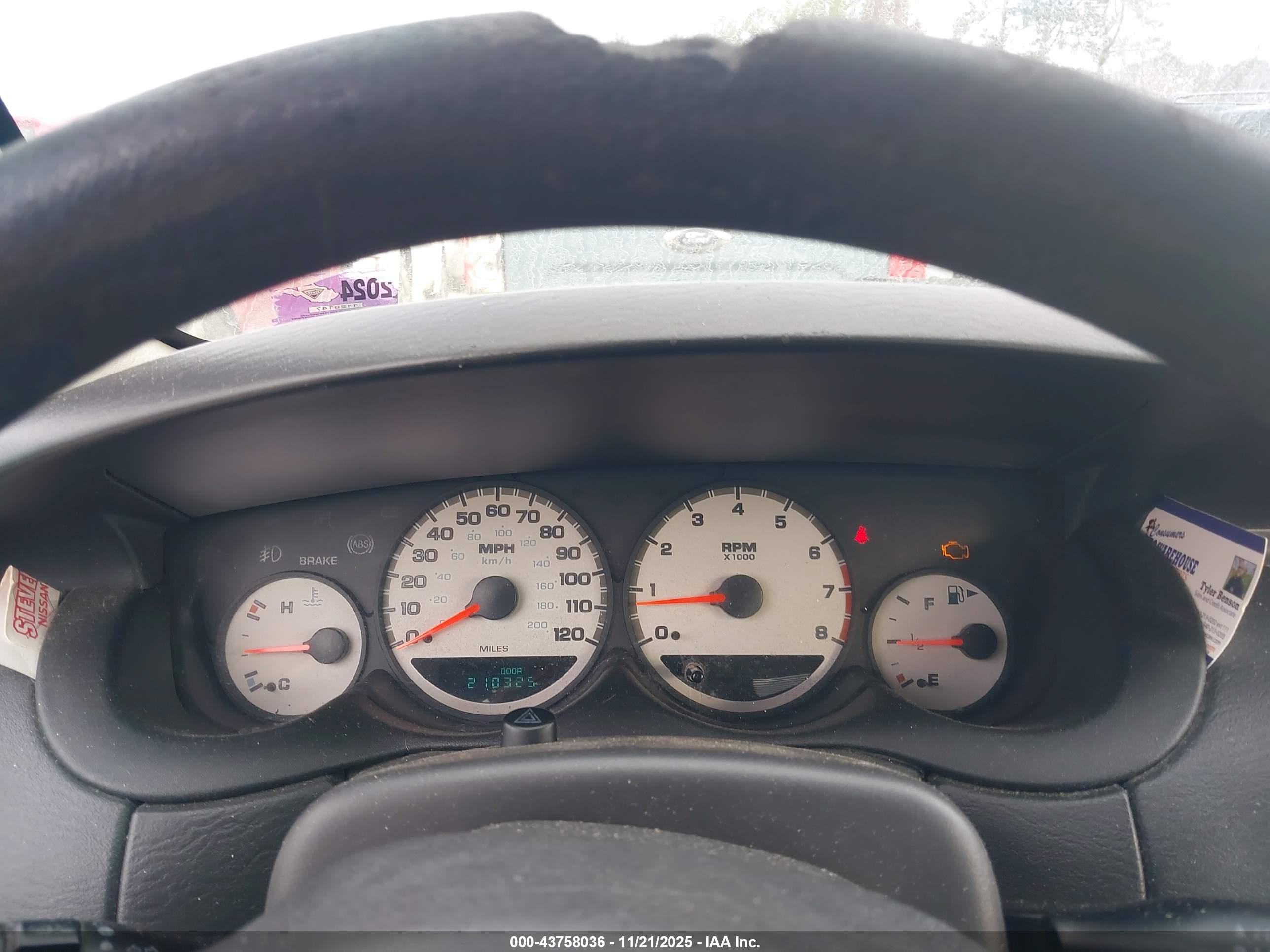 DODGE NEON image 7