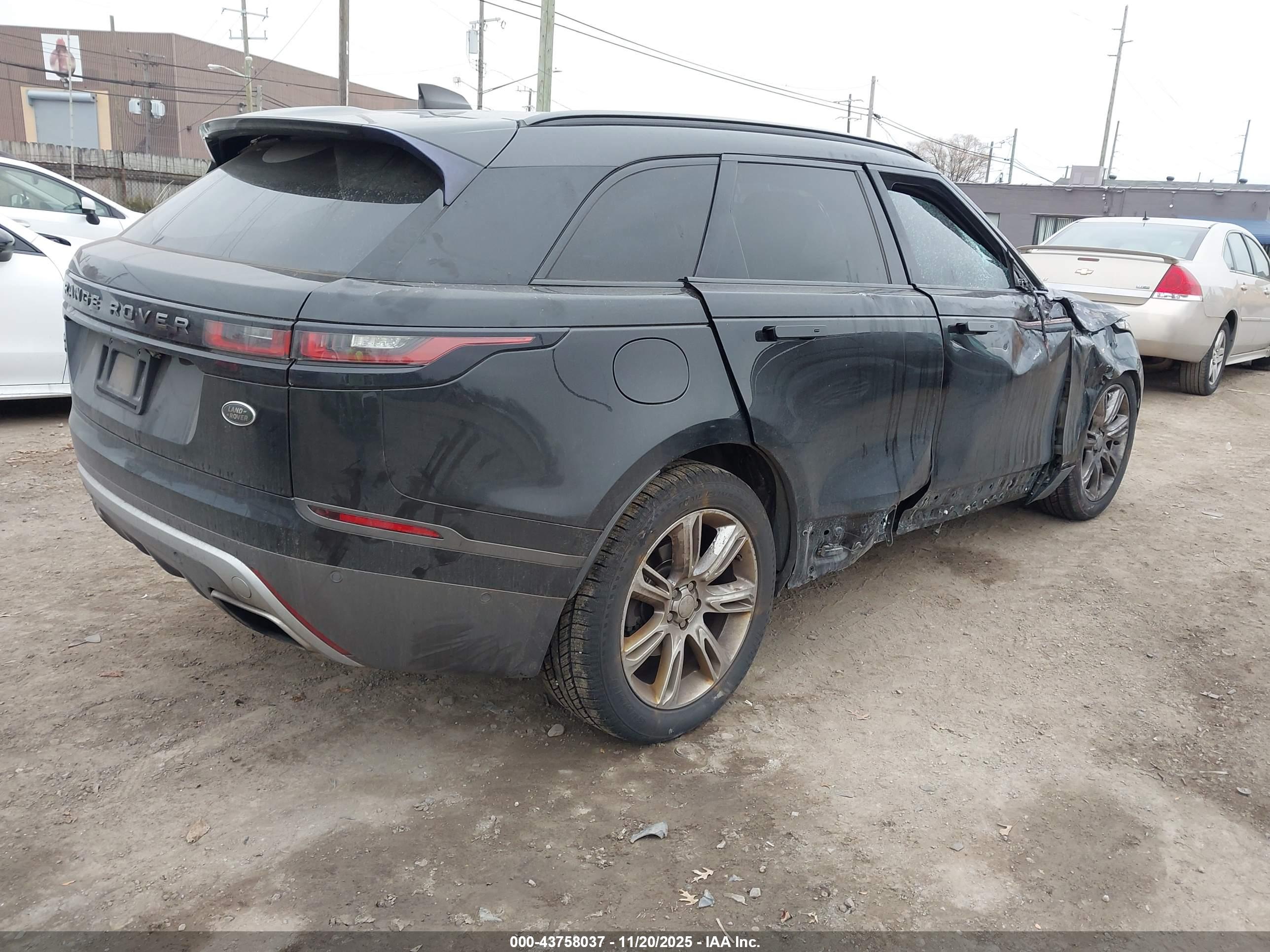 LAND ROVER image 4
