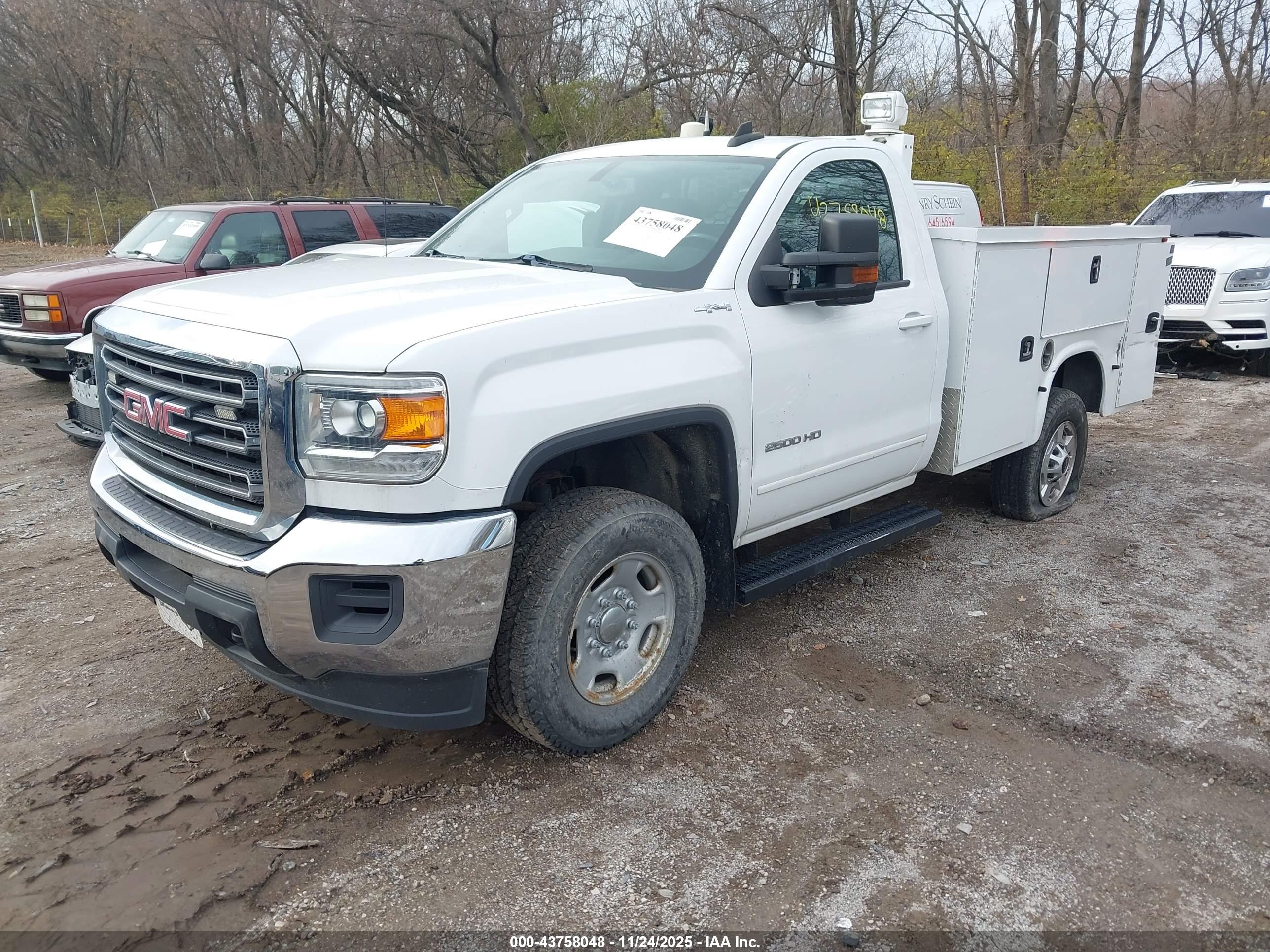 GMC SIERRA image 2
