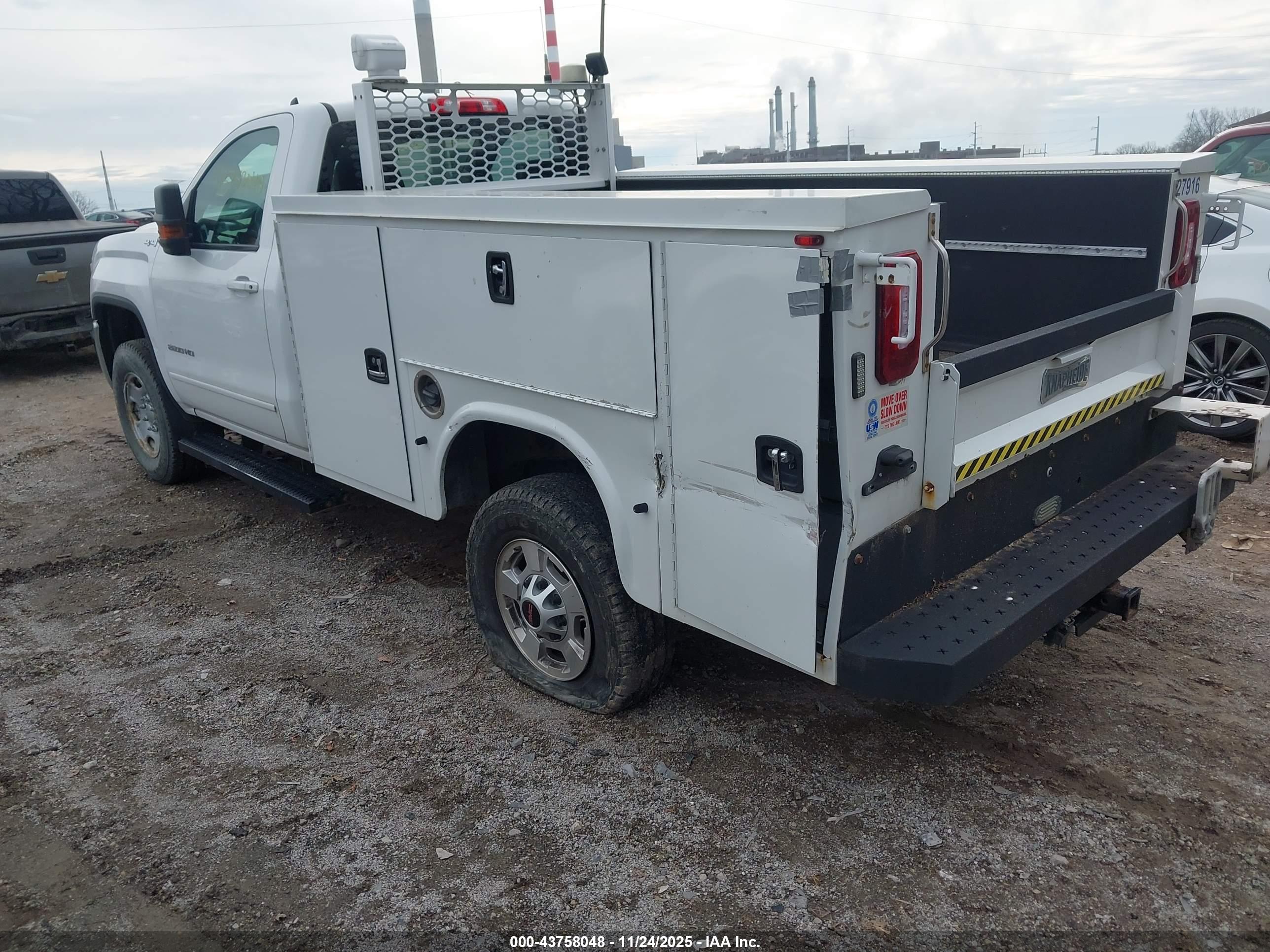 GMC SIERRA image 3