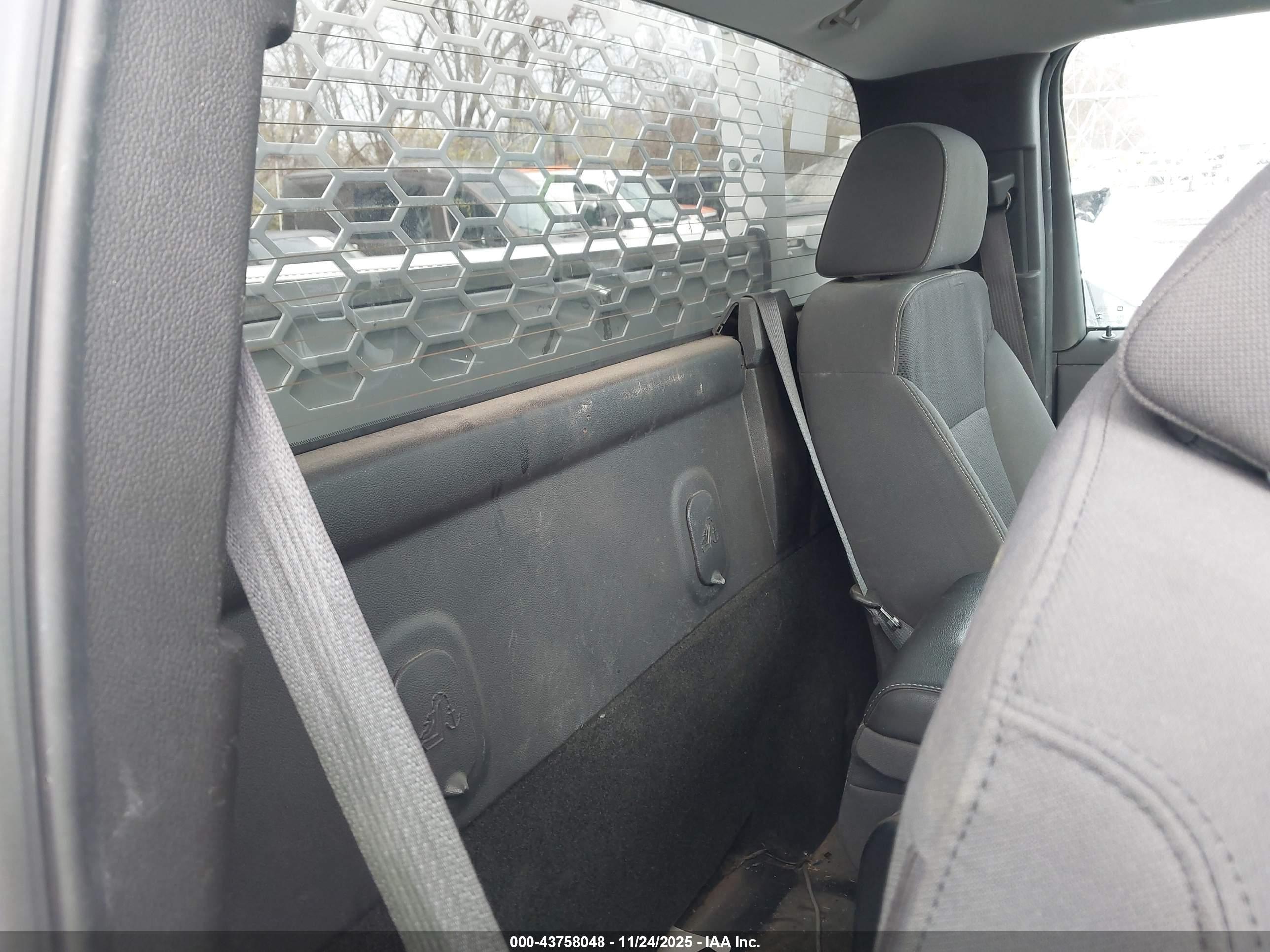 GMC SIERRA image 8
