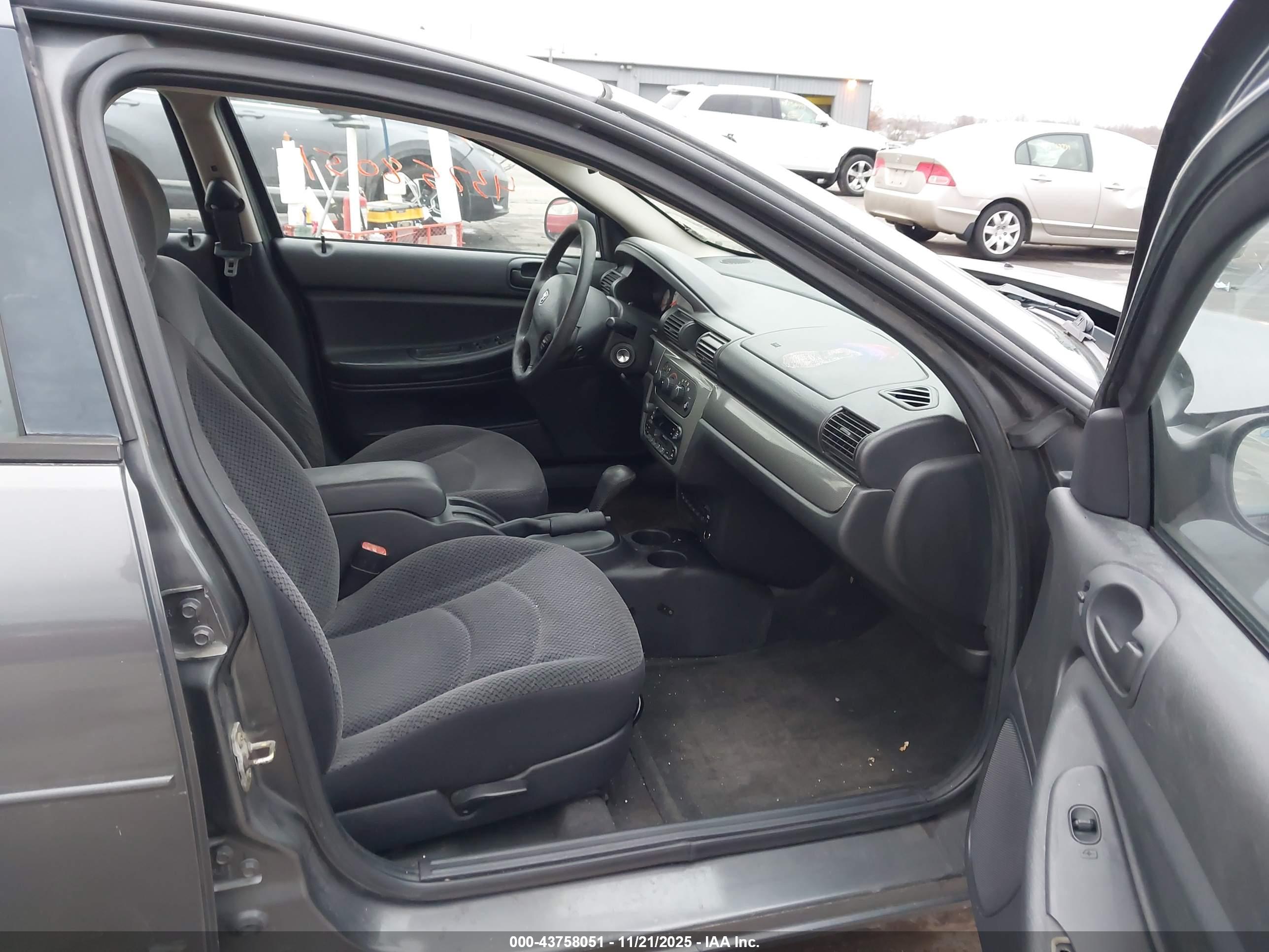 DODGE STRATUS image 5