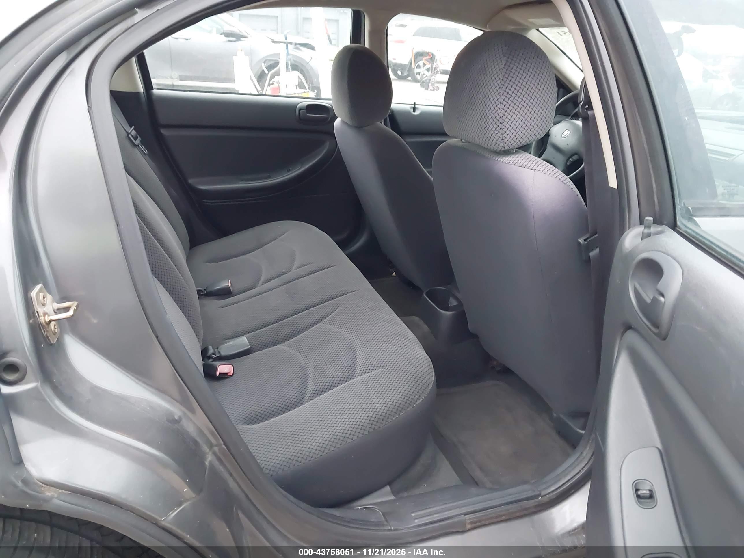 DODGE STRATUS image 8