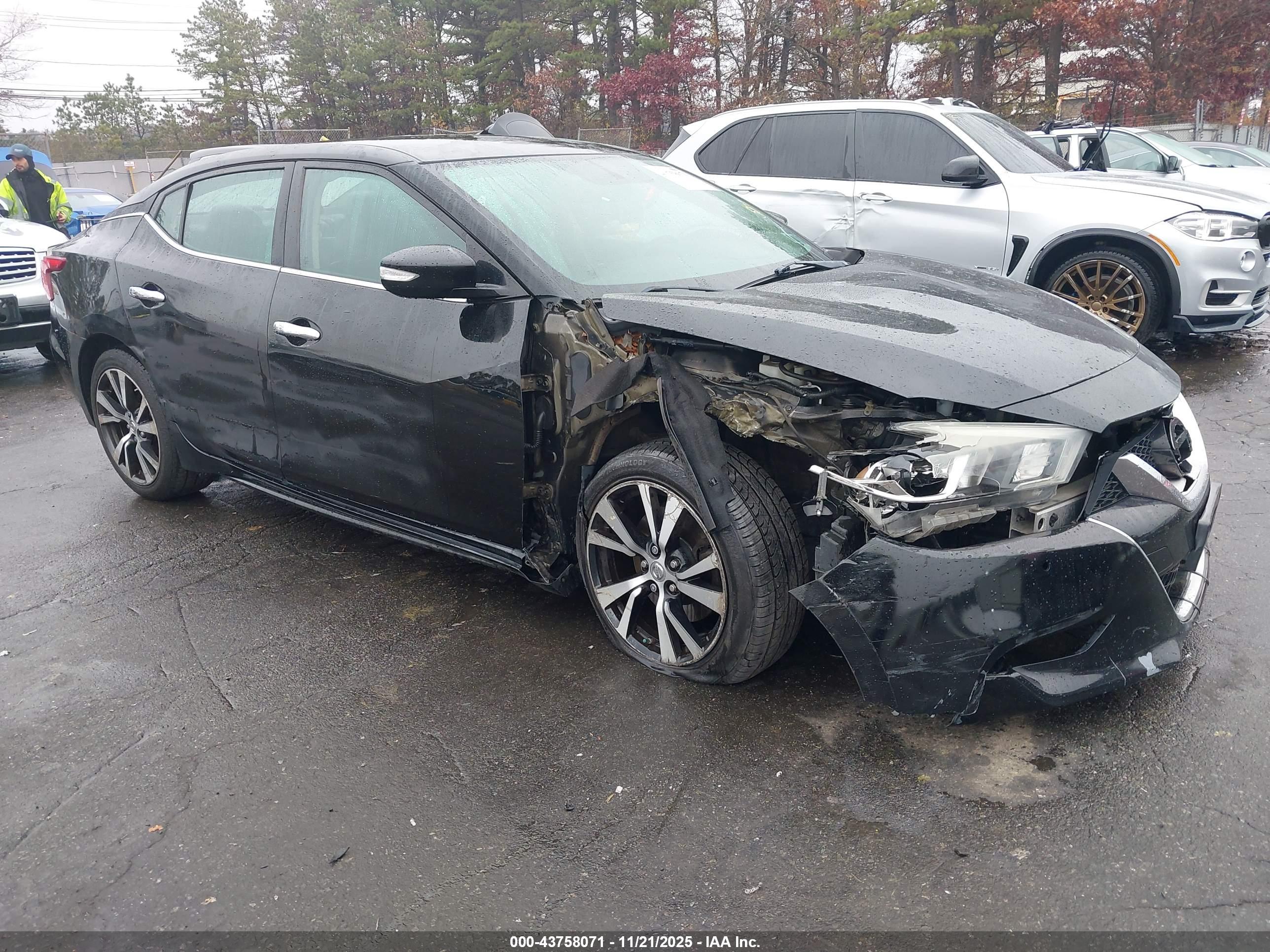 NISSAN MAXIMA image 6