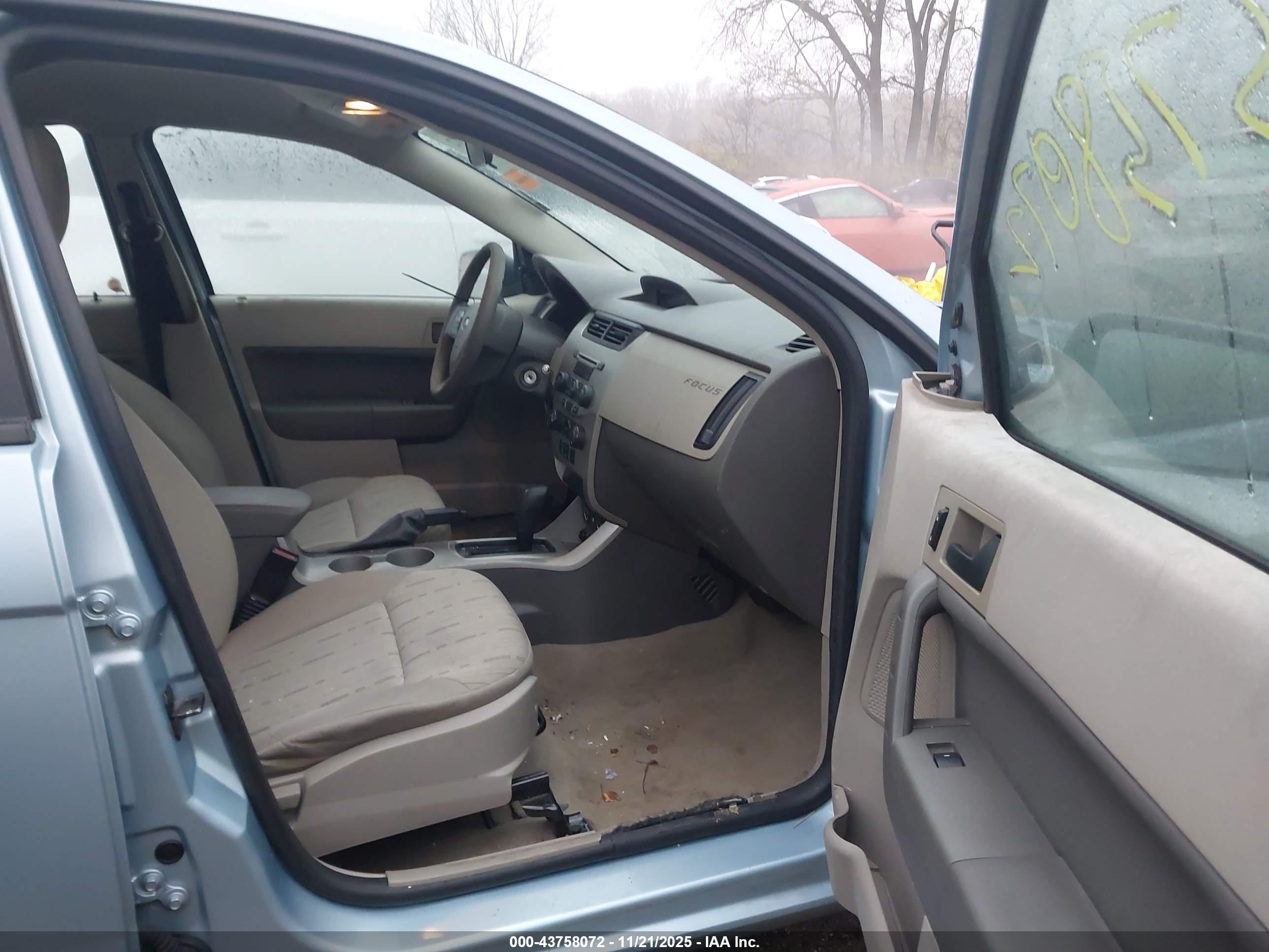 FORD FOCUS image 5