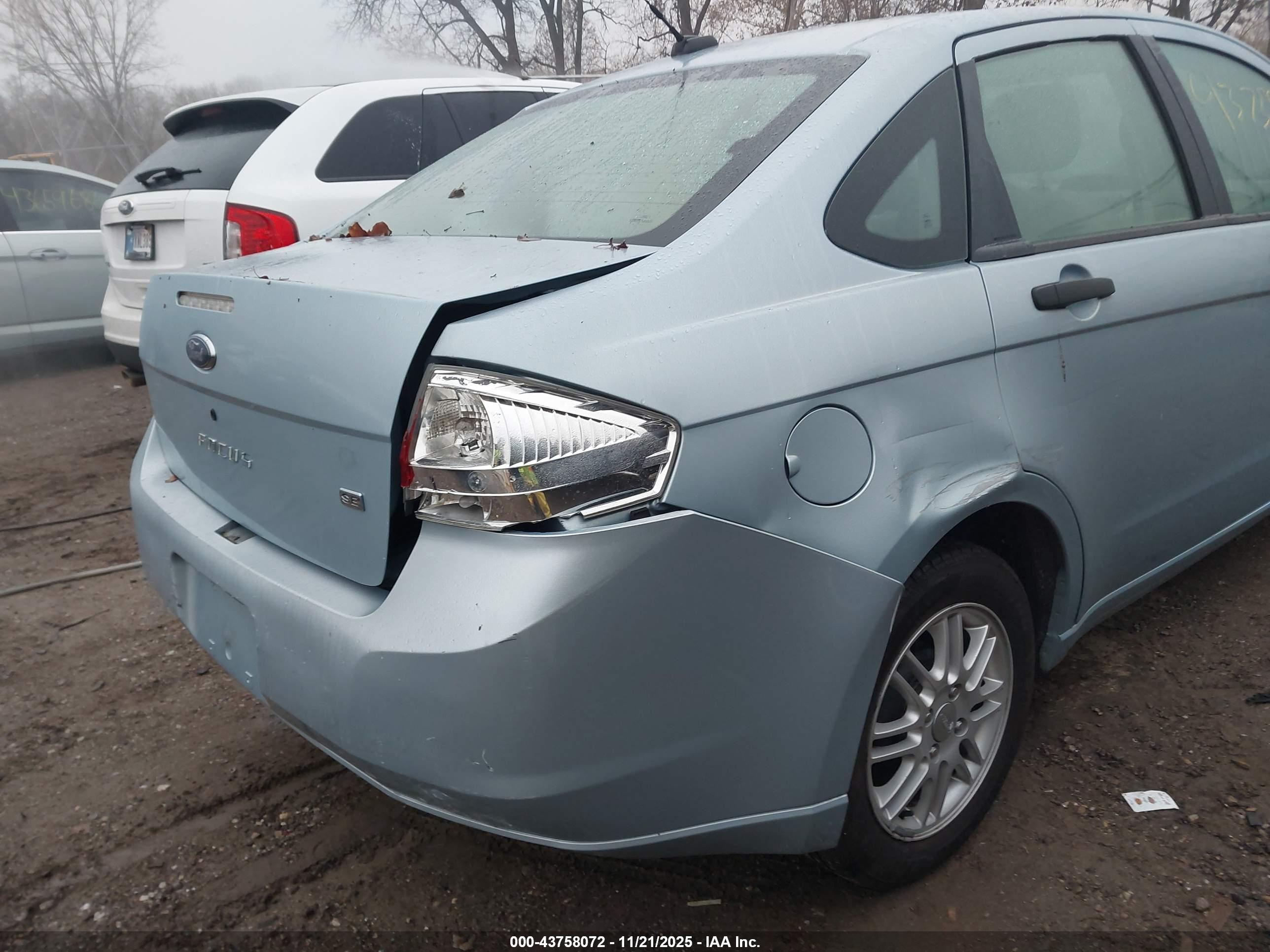 FORD FOCUS image 6