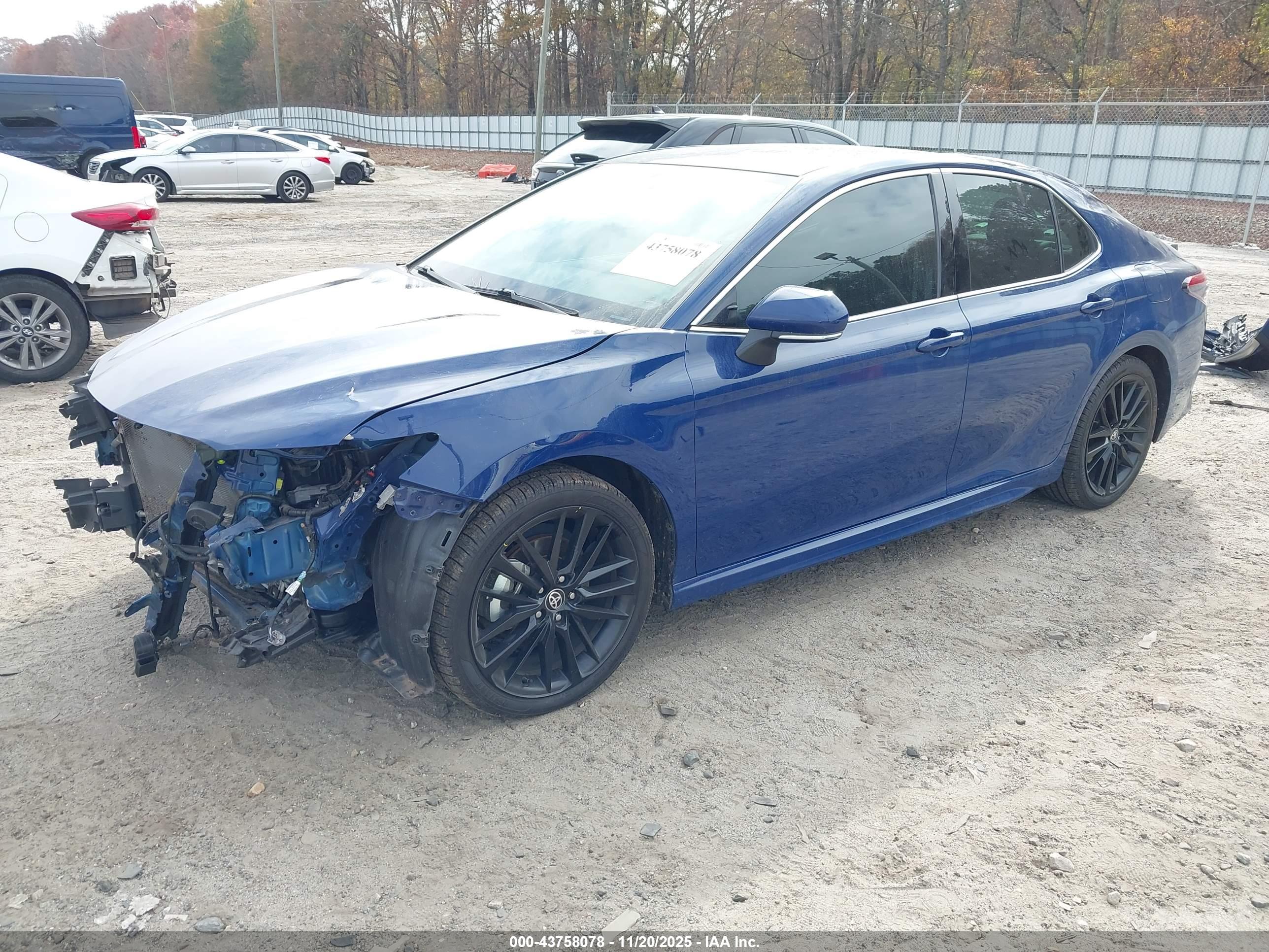 TOYOTA CAMRY image 2