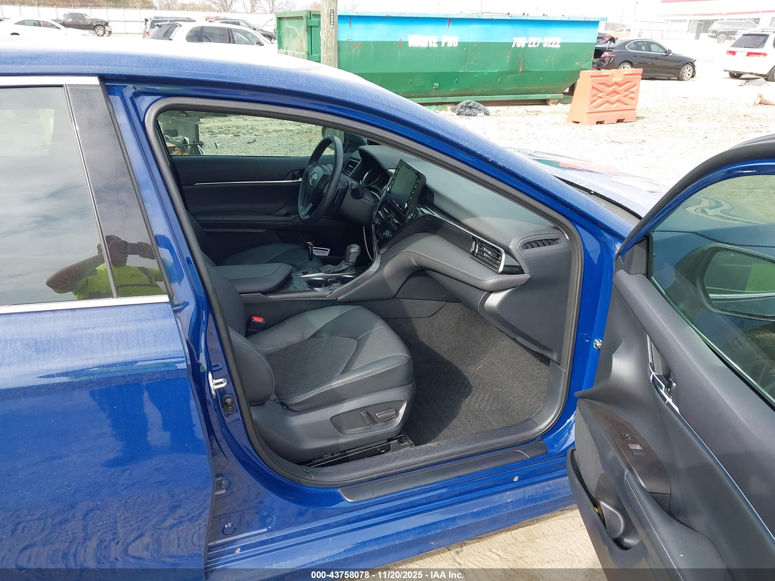 TOYOTA CAMRY image 5