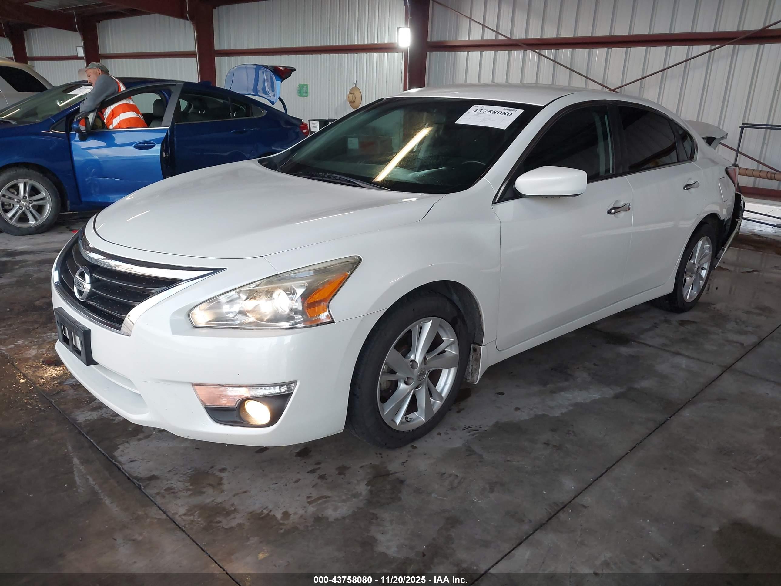 NISSAN ALTIMA image 2