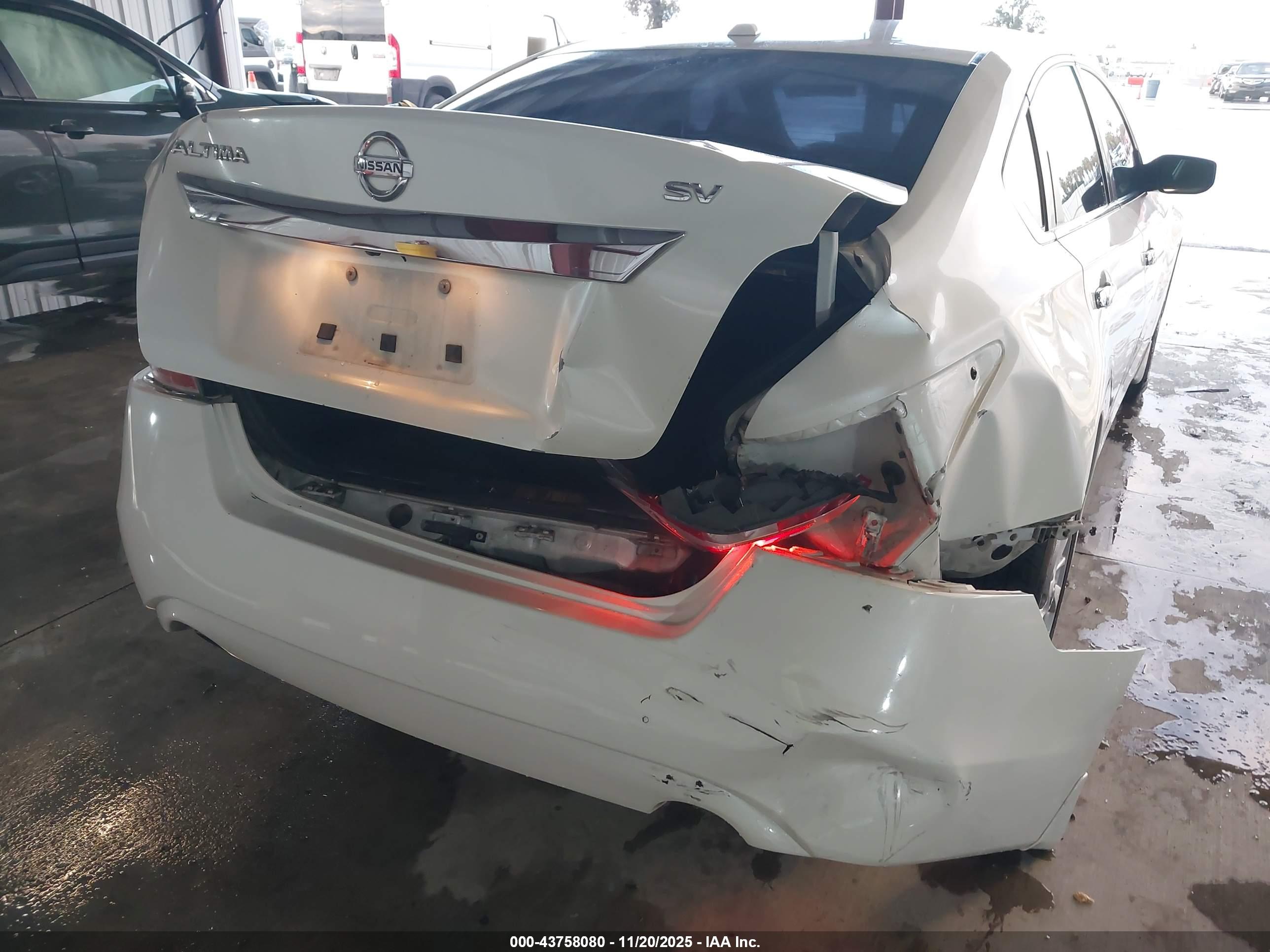 NISSAN ALTIMA image 6