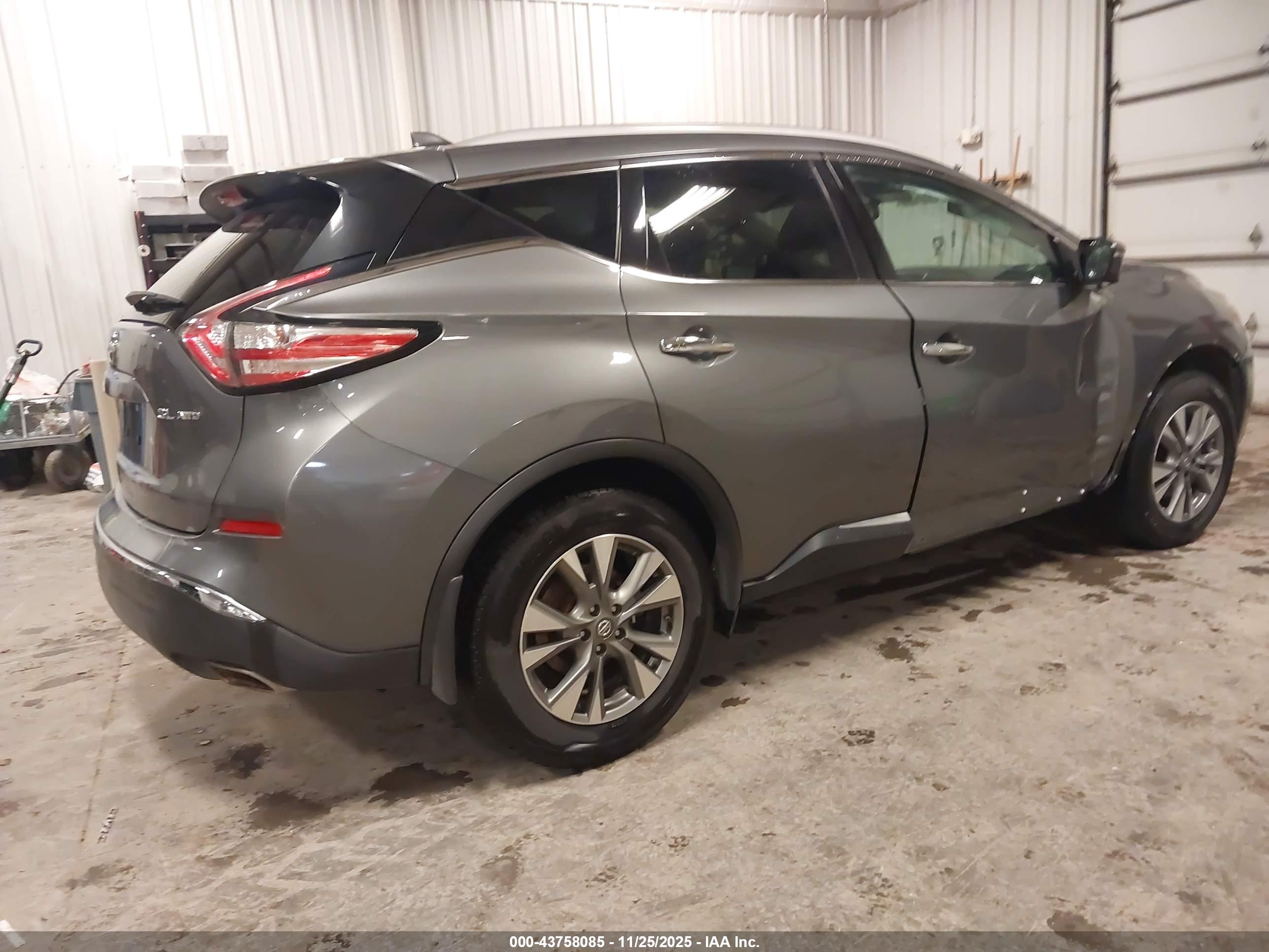 NISSAN MURANO image 4