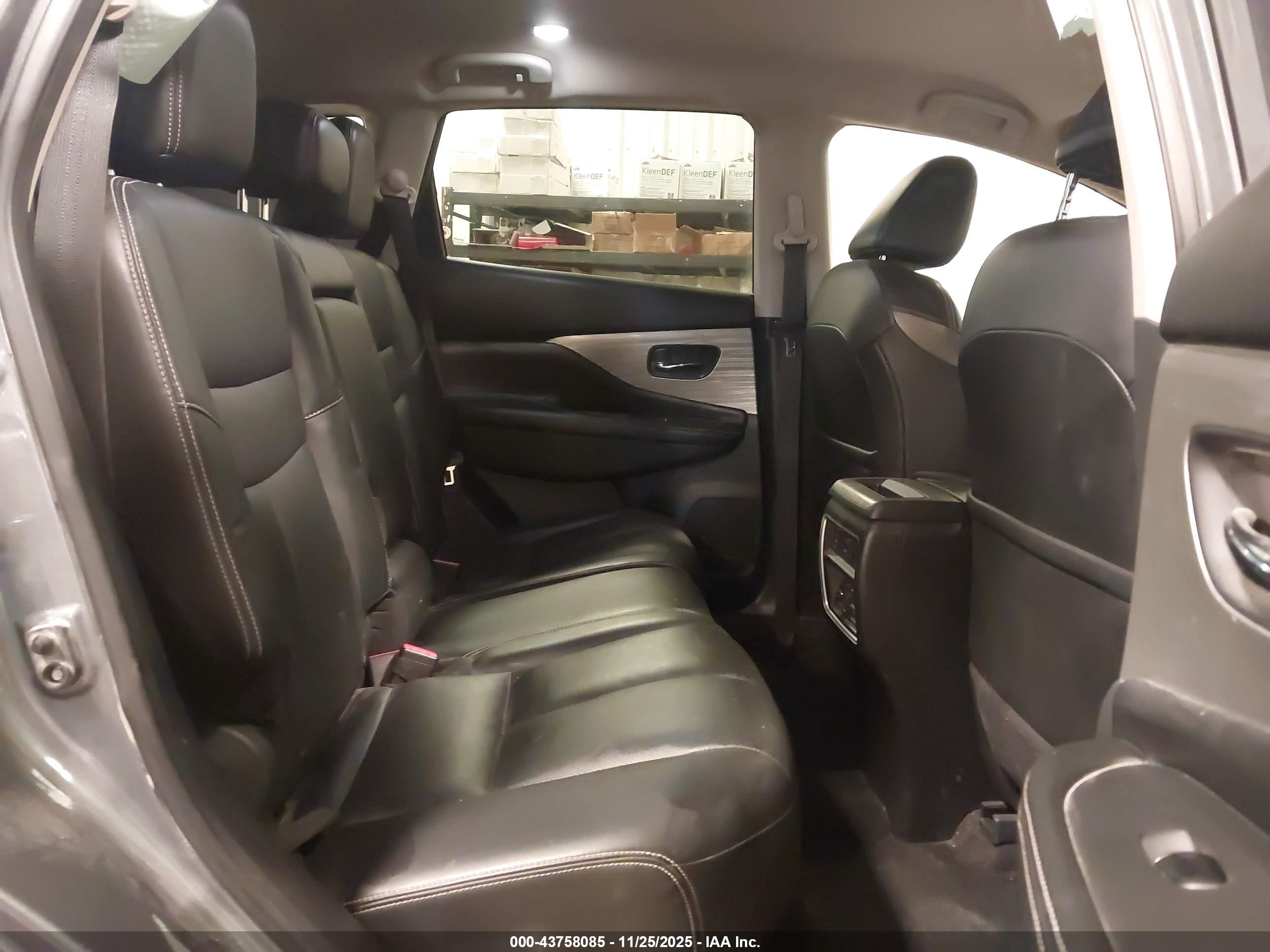 NISSAN MURANO image 8