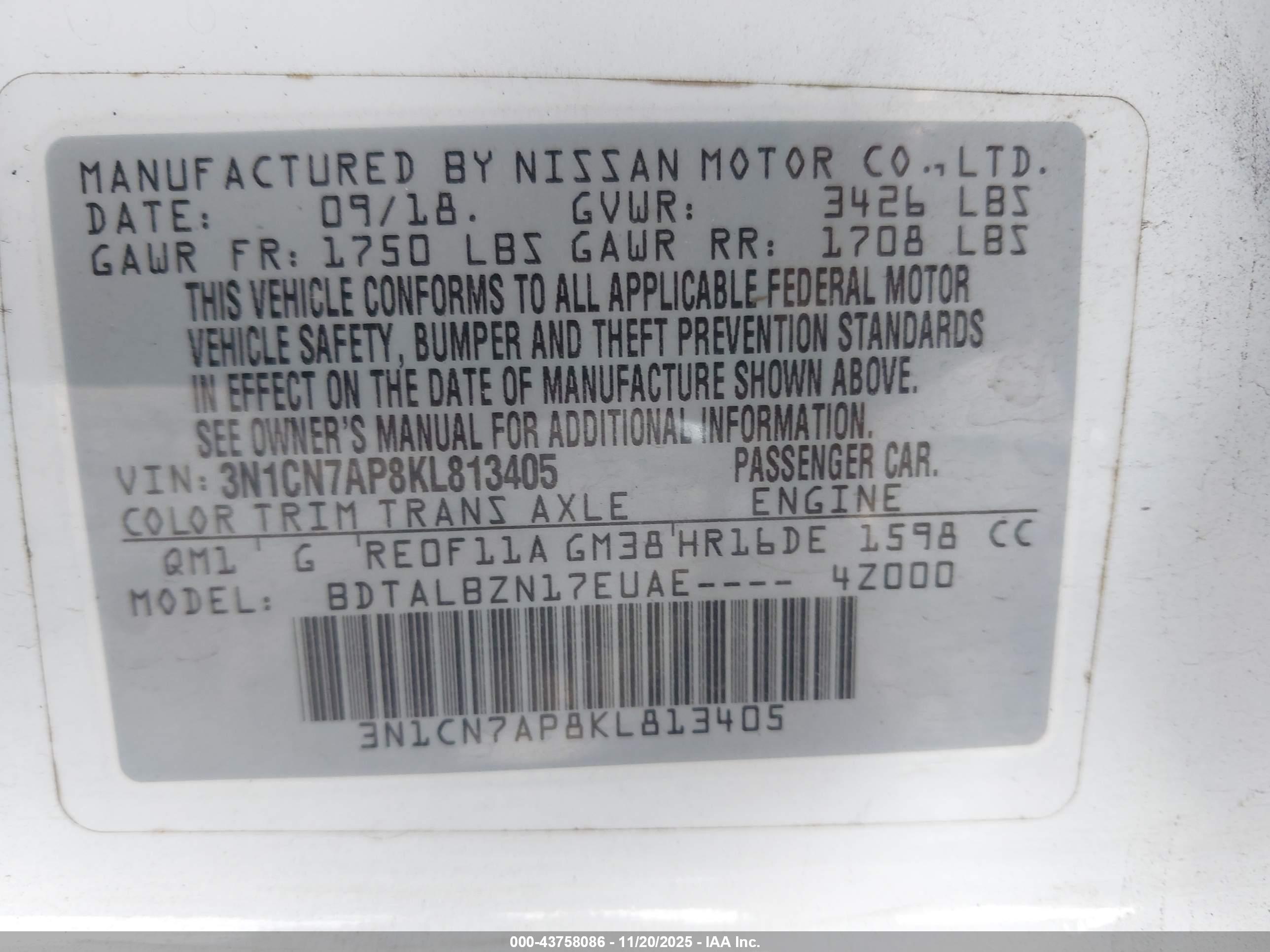 NISSAN VERSA image 9