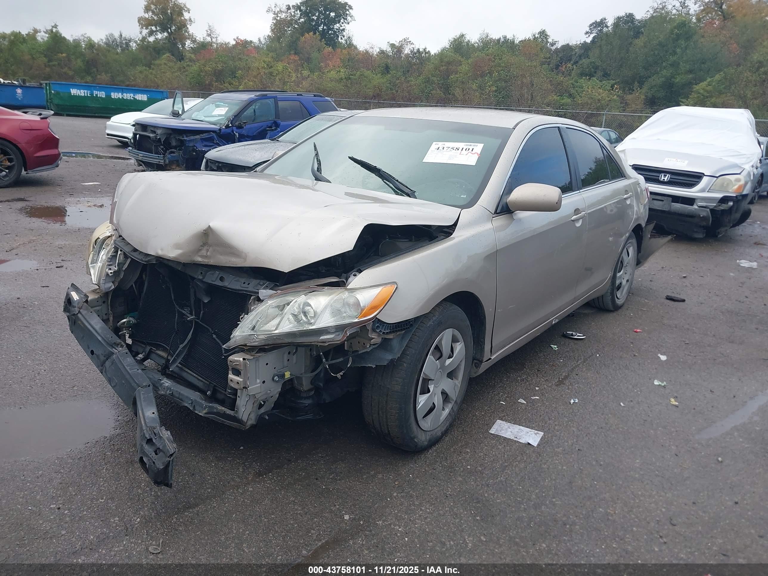 TOYOTA CAMRY image 2