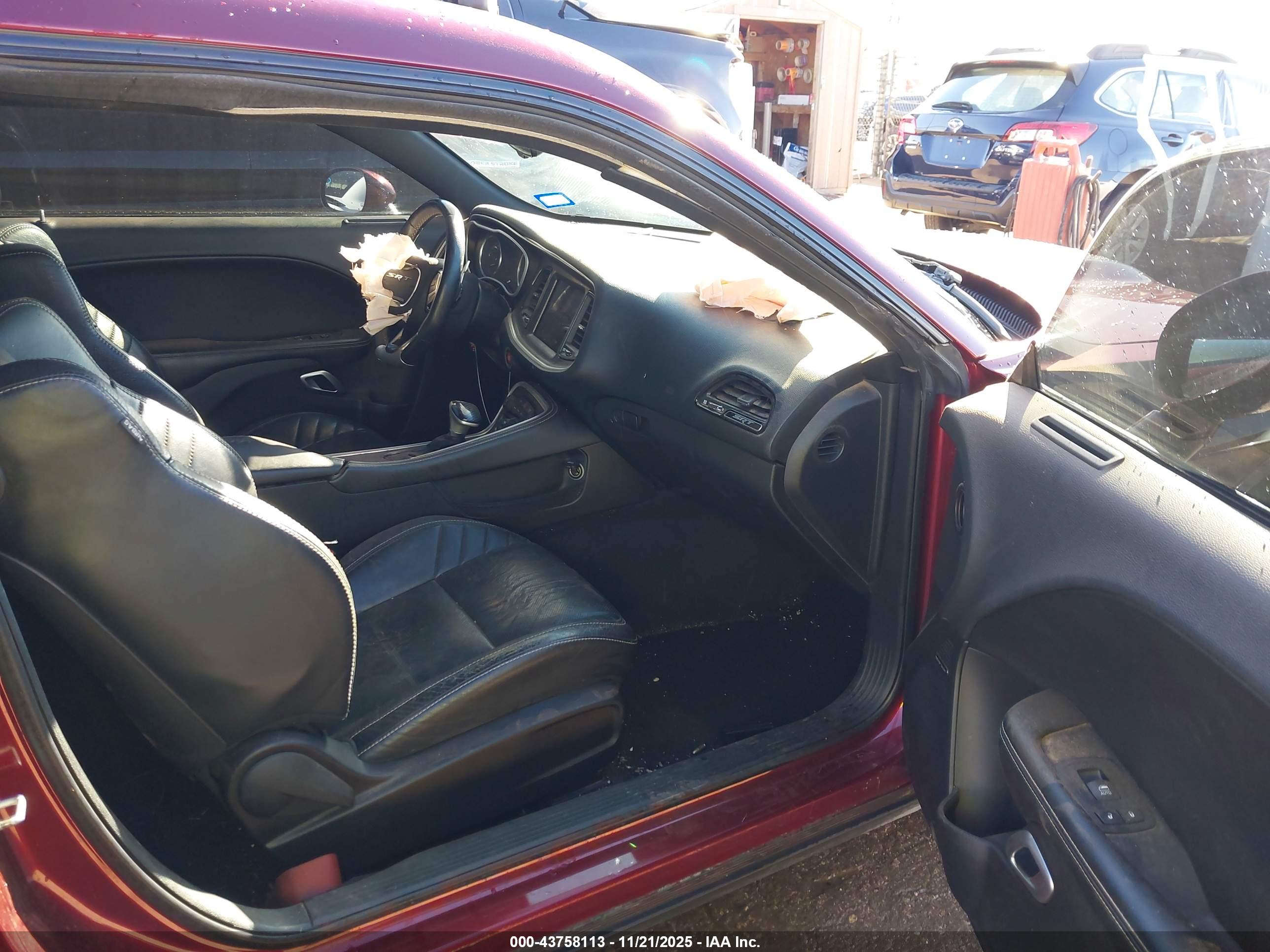 DODGE CHALLENGER image 5