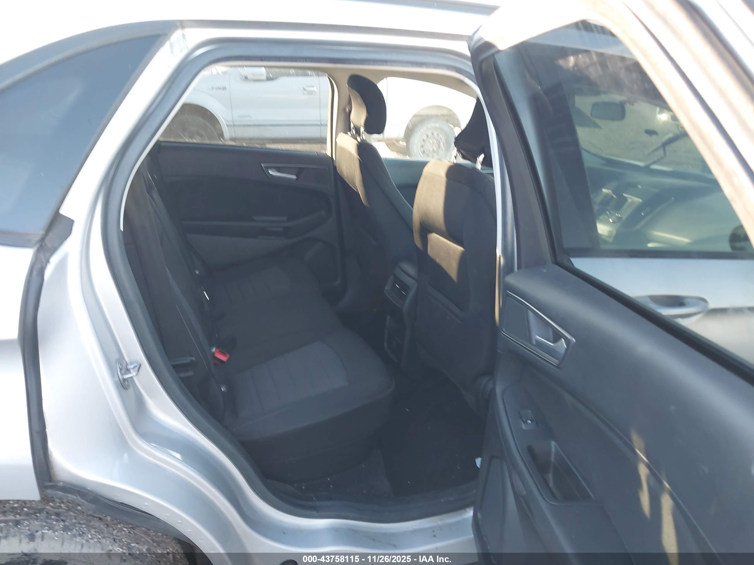 FORD EDGE image 8